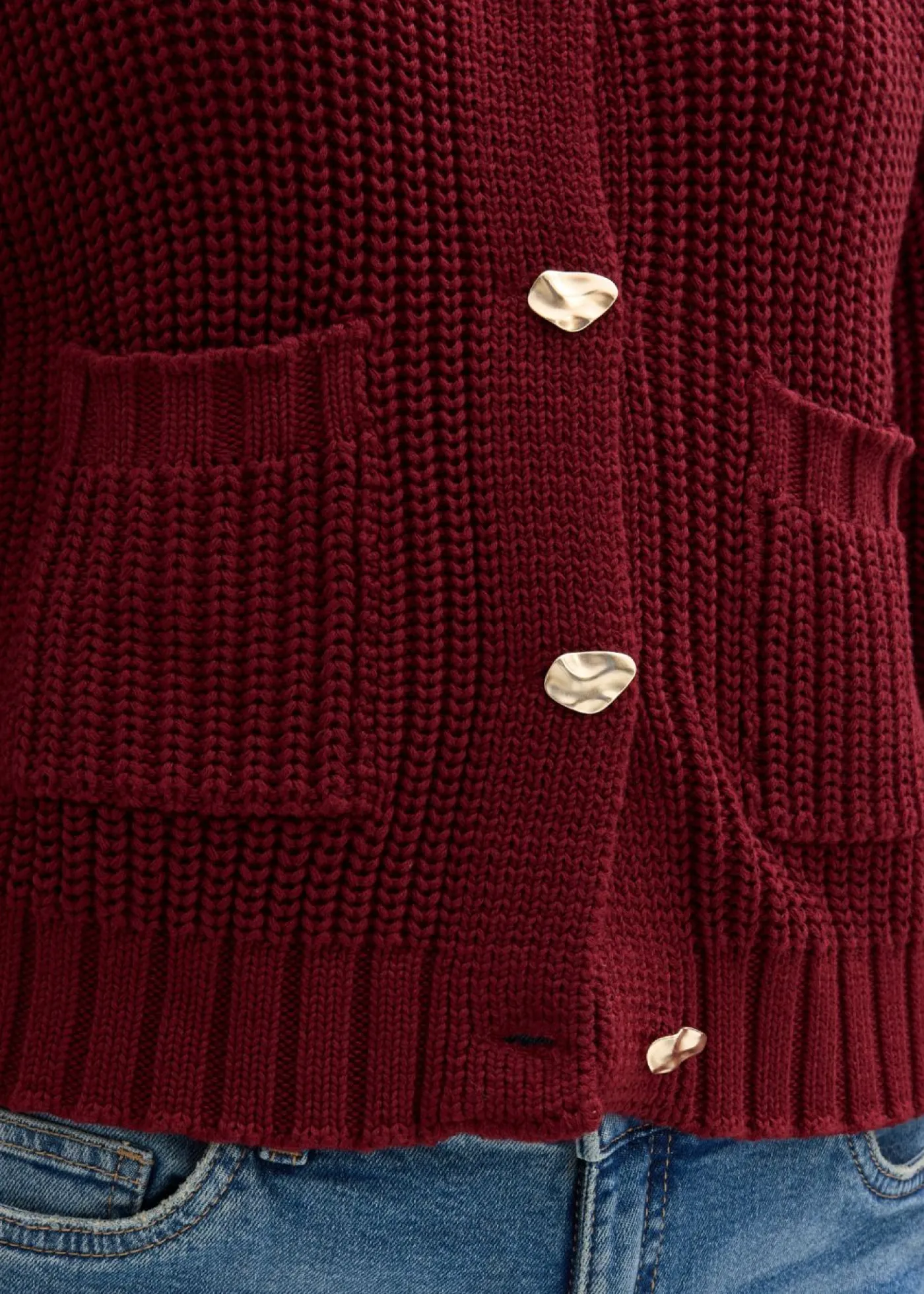 bonprix bonprix Chaqueta de punto grueso con botones con efecto martillado Rojo rubí New