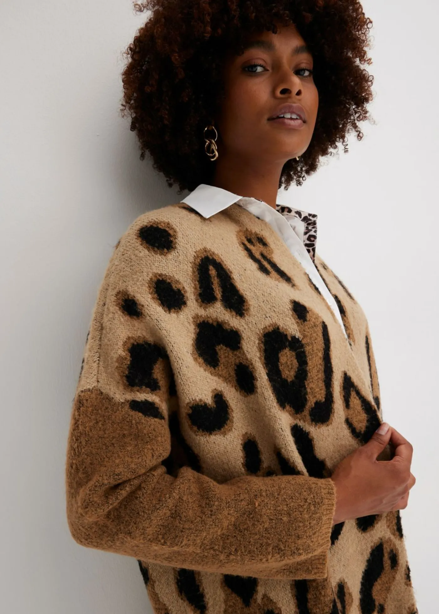 bonprix bonprix Chaqueta de punto holgada estampado leo beige-negro-marrón