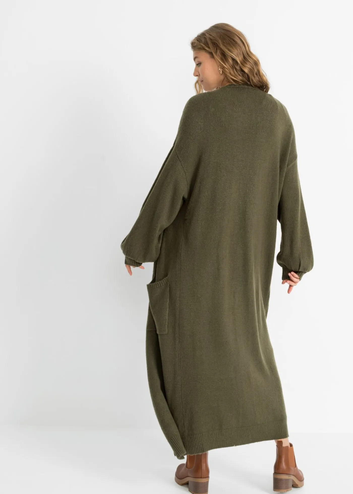 bonprix bonprix Chaqueta de punto holgada de largo midi Verde oliva oscuro New