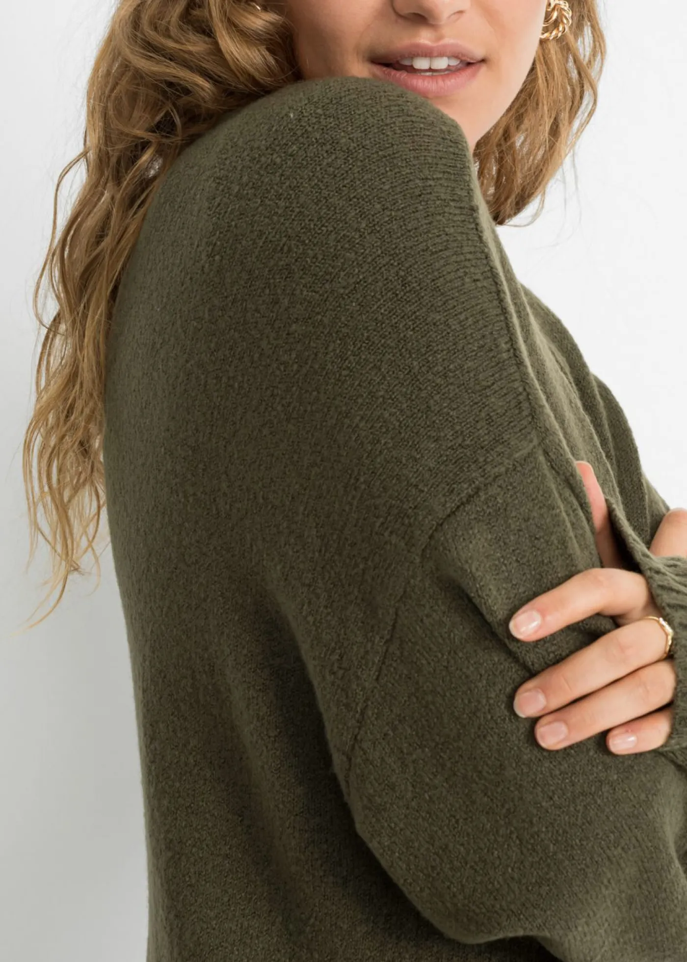 bonprix bonprix Chaqueta de punto holgada de largo midi Verde oliva oscuro New