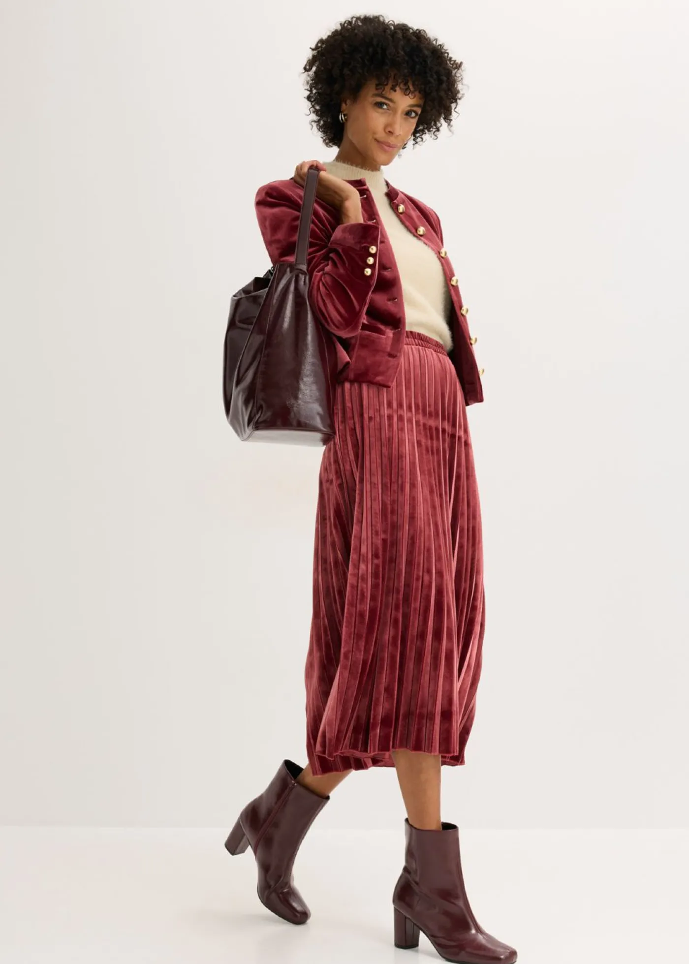 bonprix bonprix Chaqueta de terciopelo Rojo rubí Hot