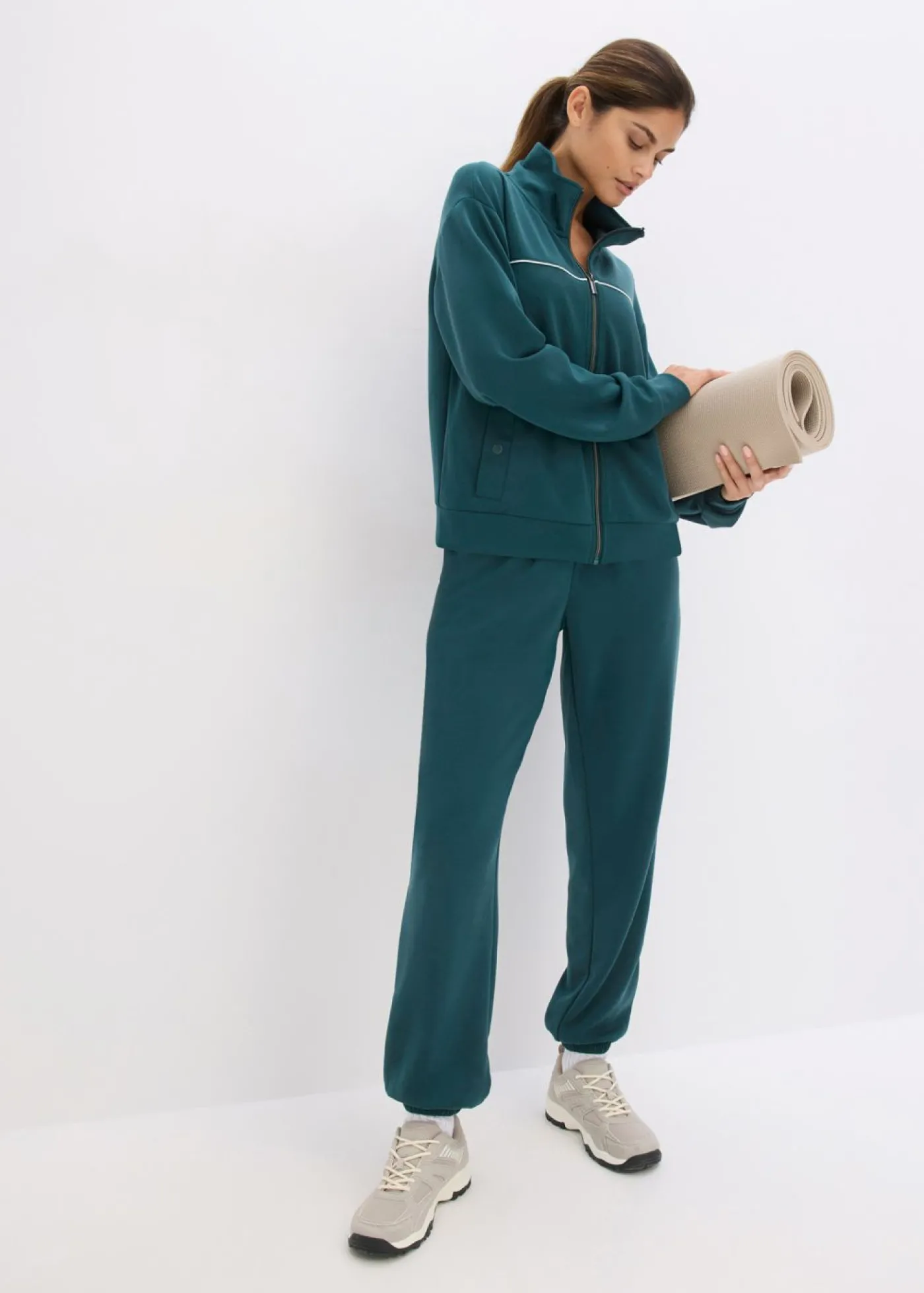 bonprix bonprix Chaqueta deportiva ultrasuave con modal Verde petróleo Best