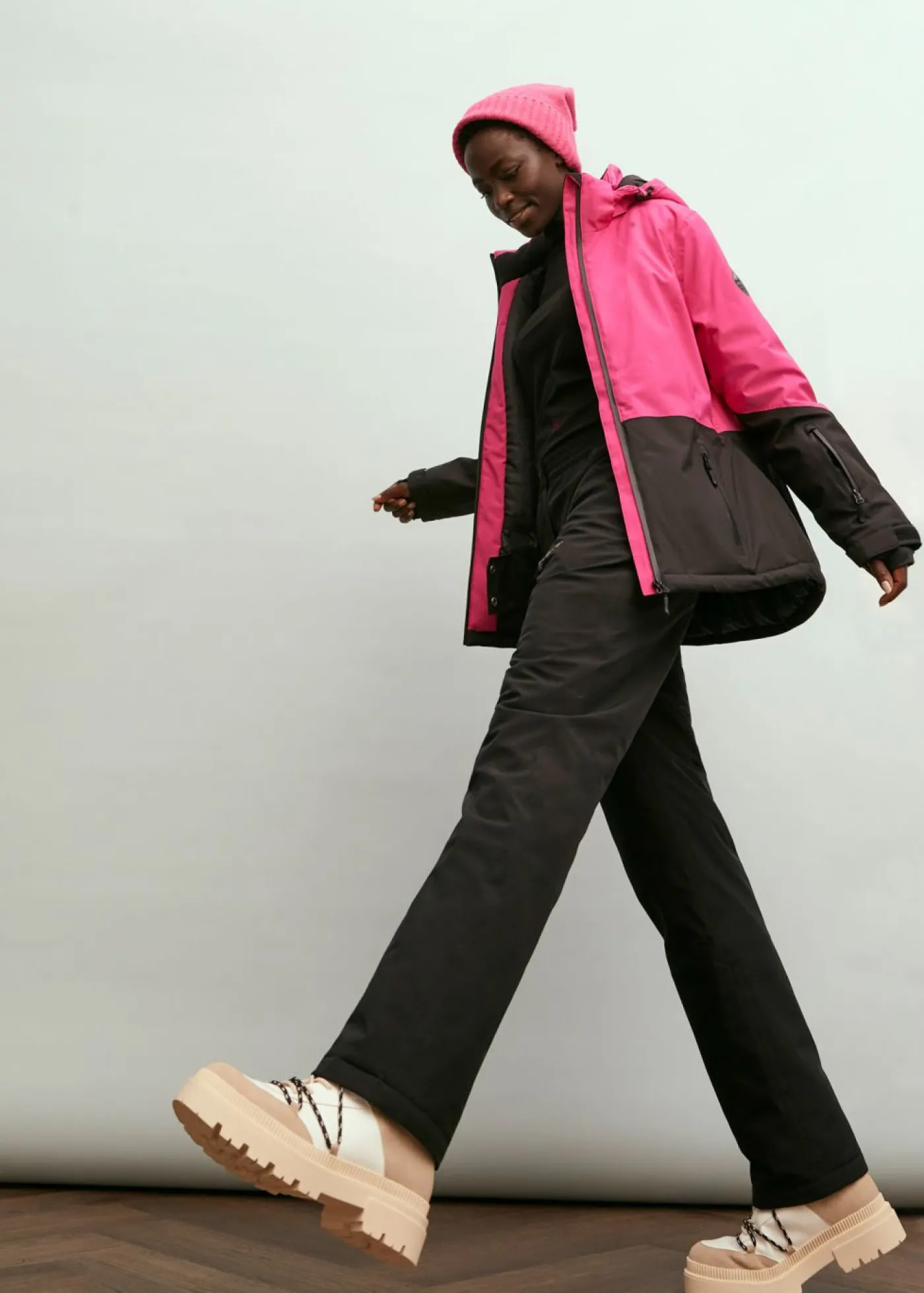bonprix bonprix Chaqueta funcional Magnolia-negro Clearance