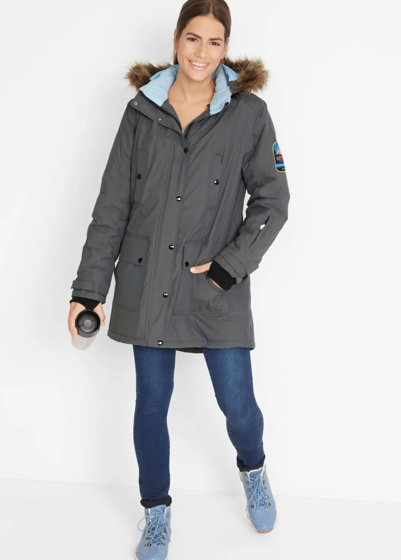 bonprix bonprix Chaqueta funcional de trekking con capucha, diseño largo y tejido impermeable pizarra