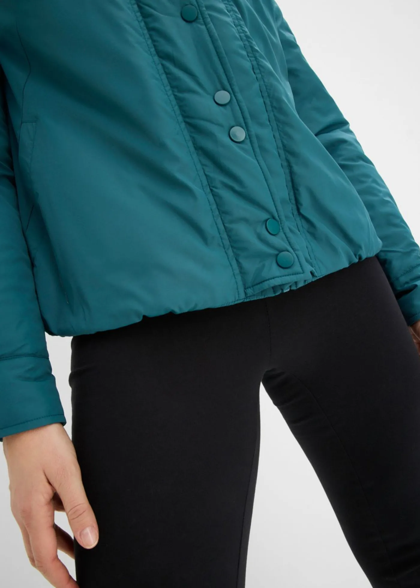 bonprix bonprix Chaqueta funcional impermeable con aspecto 2 en 1 verde pimiento Discount