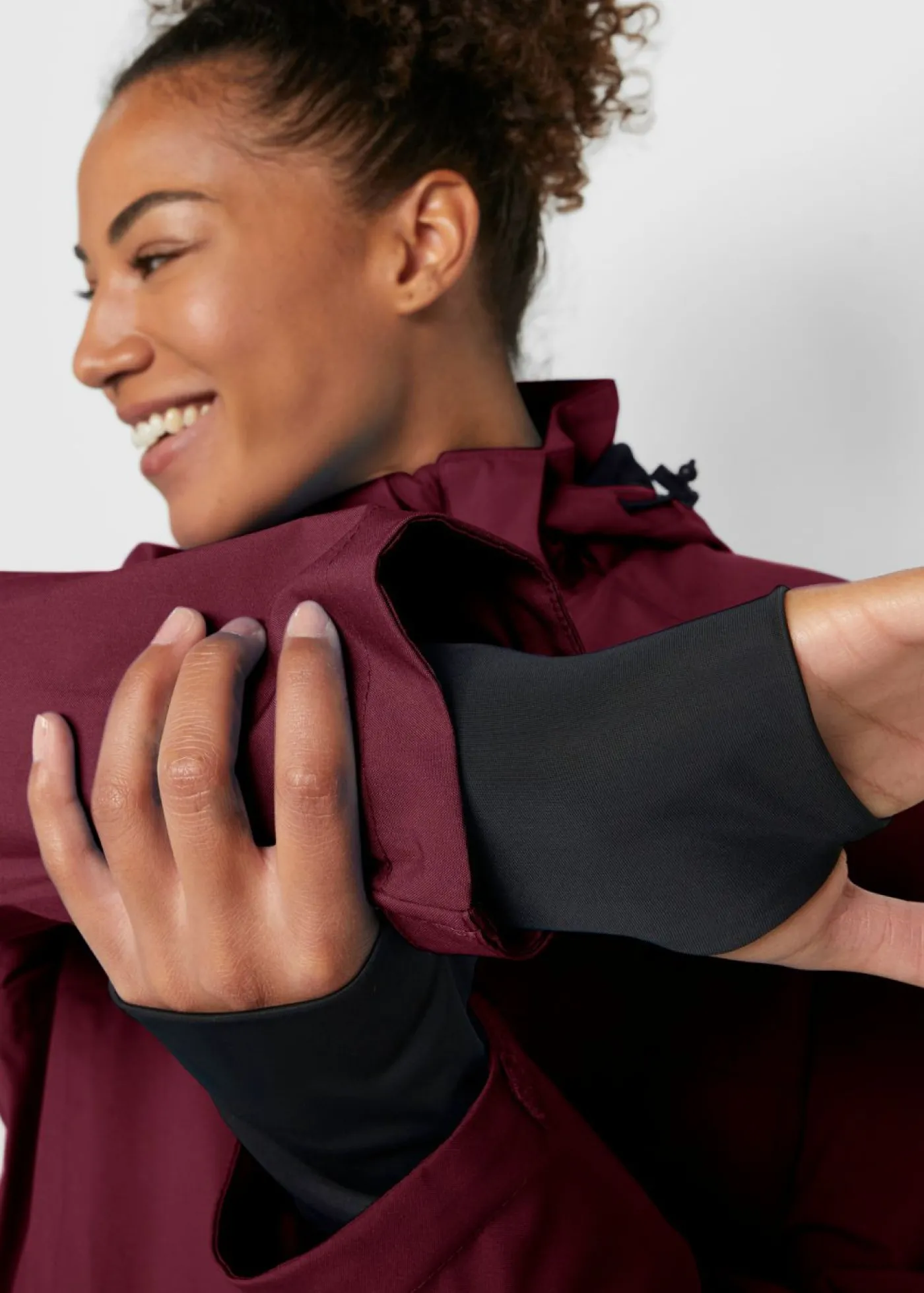 bonprix bonprix Chaqueta funcional impermeable con detalles reflectantes rojo avellana Outlet