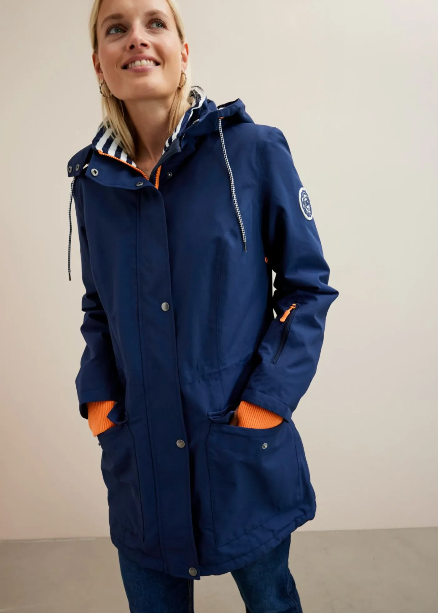 bonprix bonprix Chaqueta funcional impermeable de entretiempo Azul marino Discount