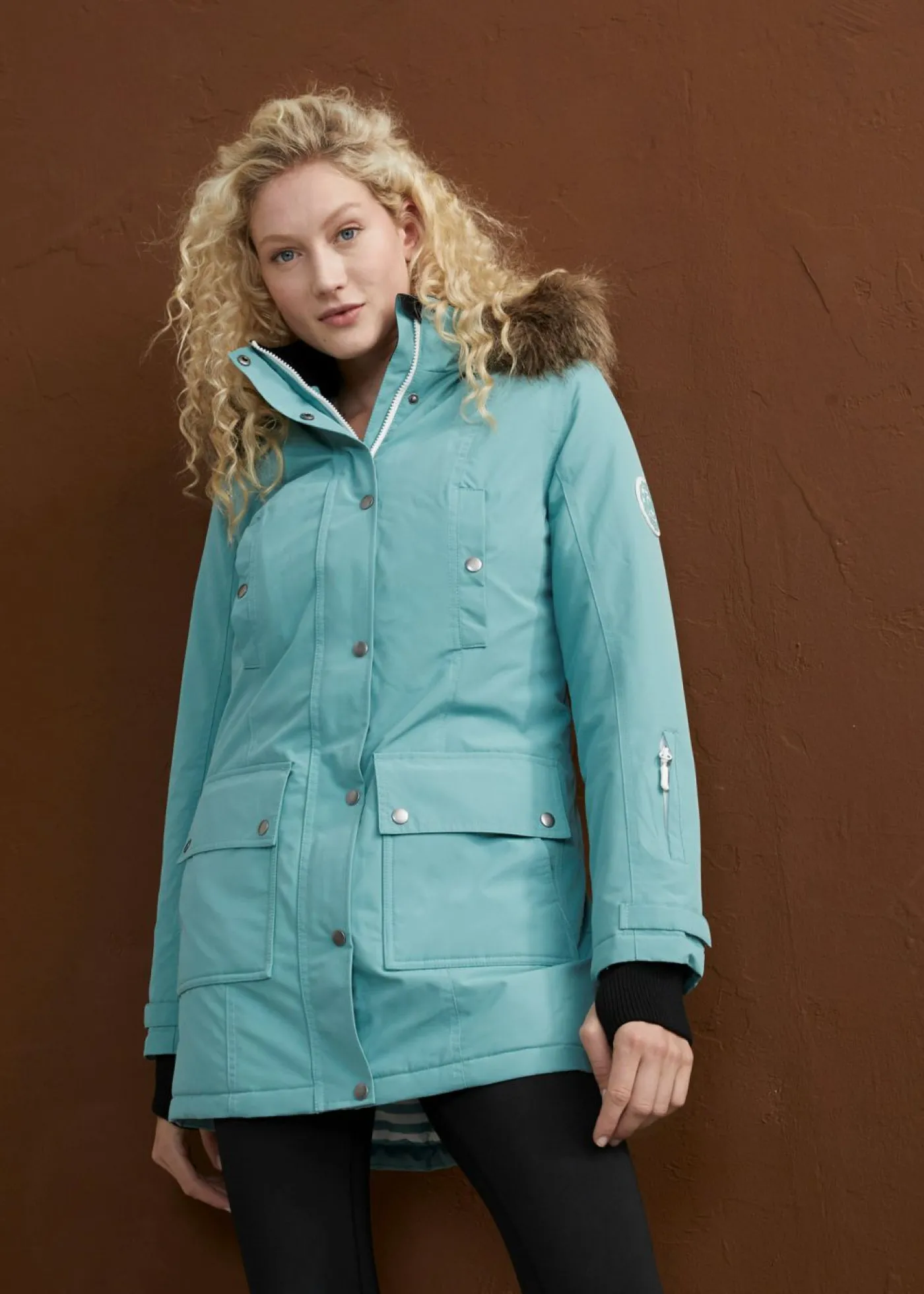 bonprix bonprix Chaqueta funcional outdoor con capucha Salvia ahumado Outlet