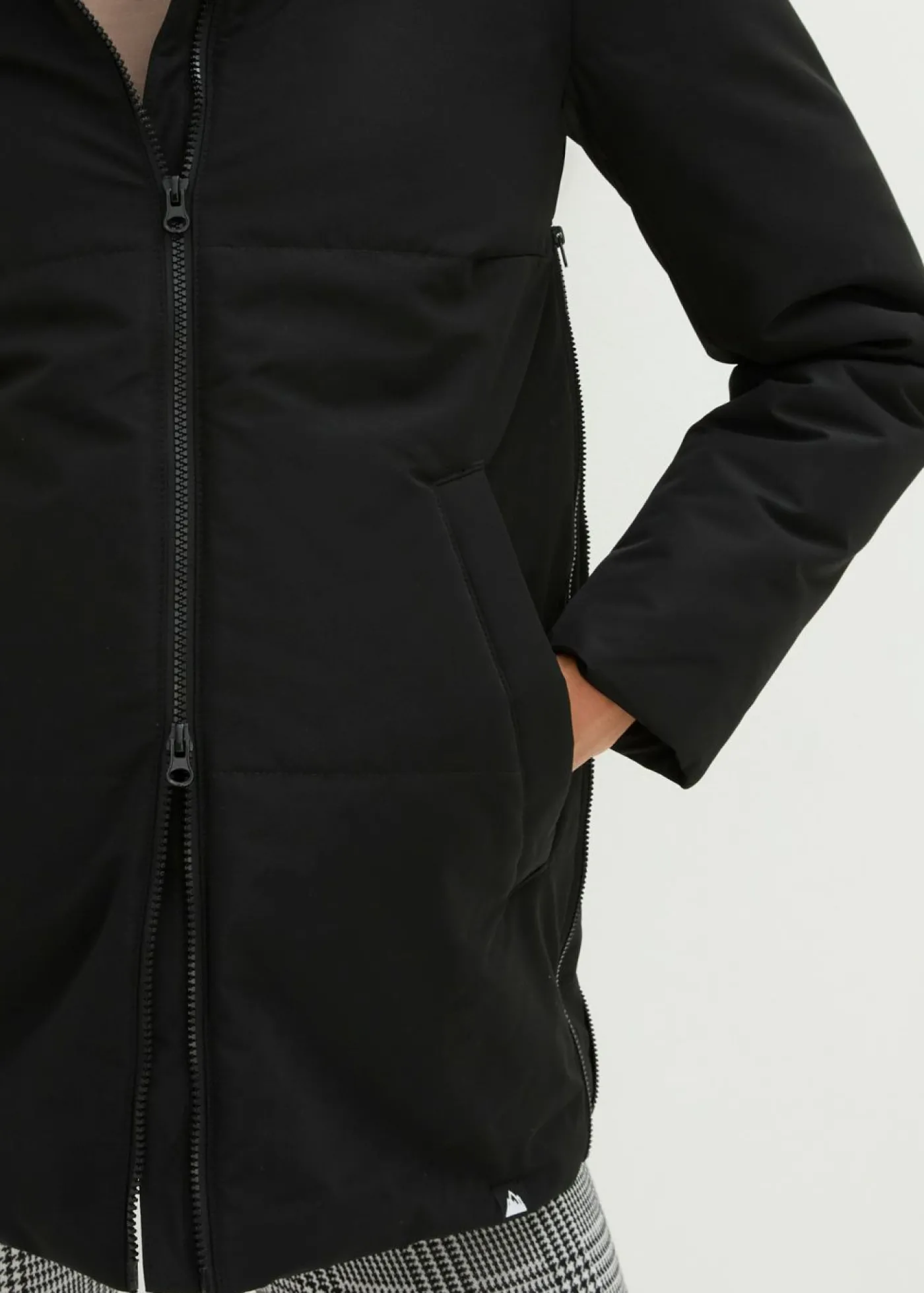 bonprix bonprix Chaqueta funcional premamá, 3 en 1, ligeramente guateada y con función de porteo Negro Discount