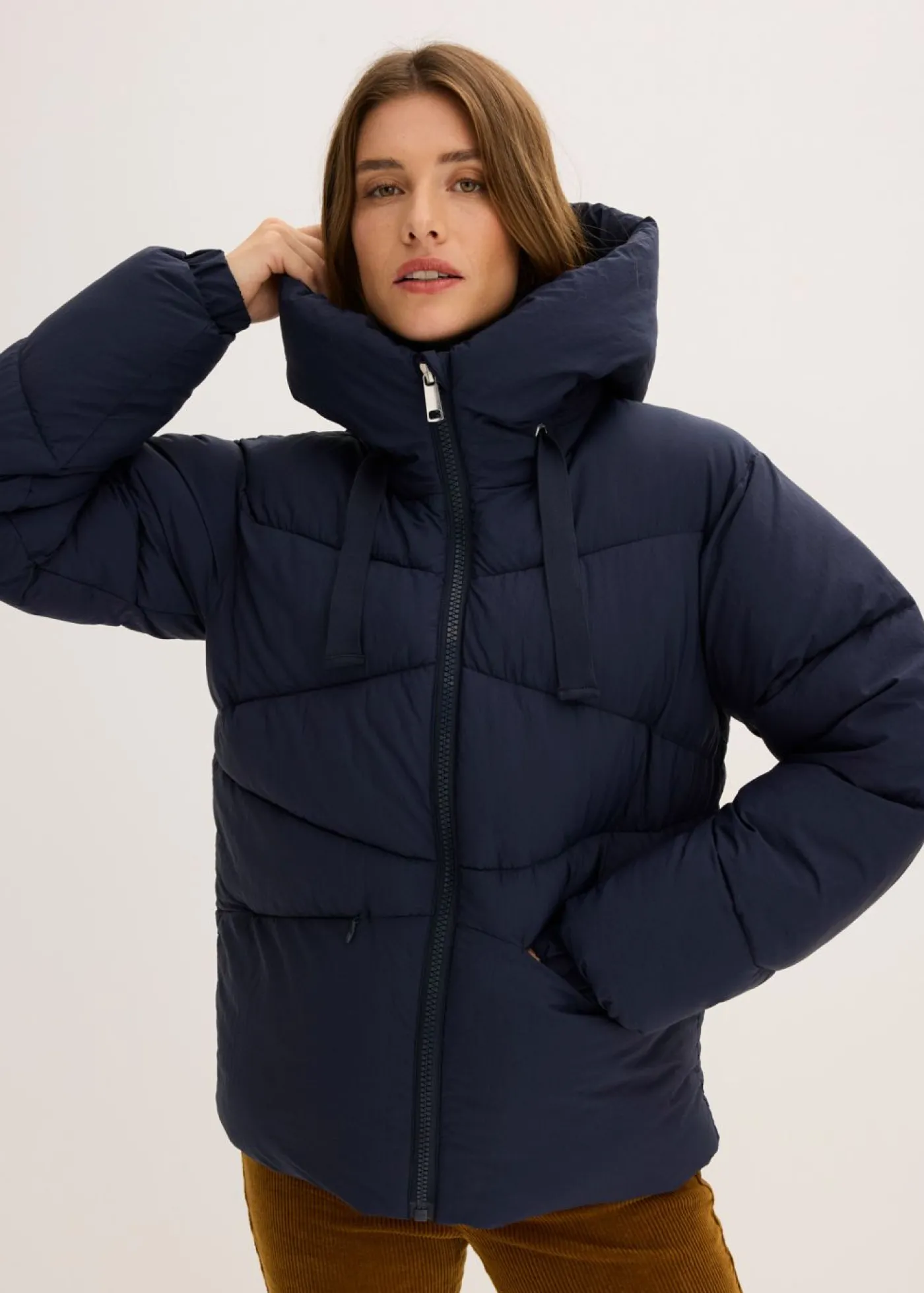 bonprix bonprix Chaqueta guateada repelente al agua azul tinta Best