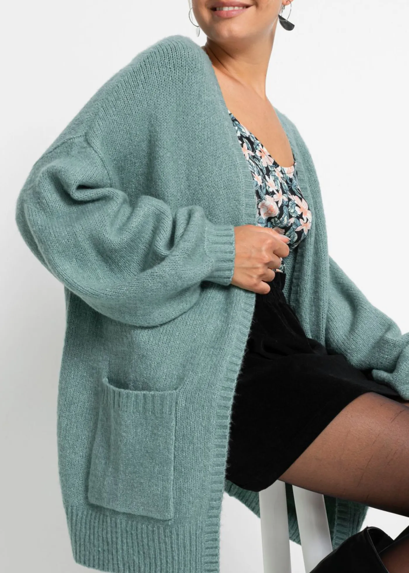 bonprix bonprix Chaqueta holgada de punto salvia fumémoteado Best