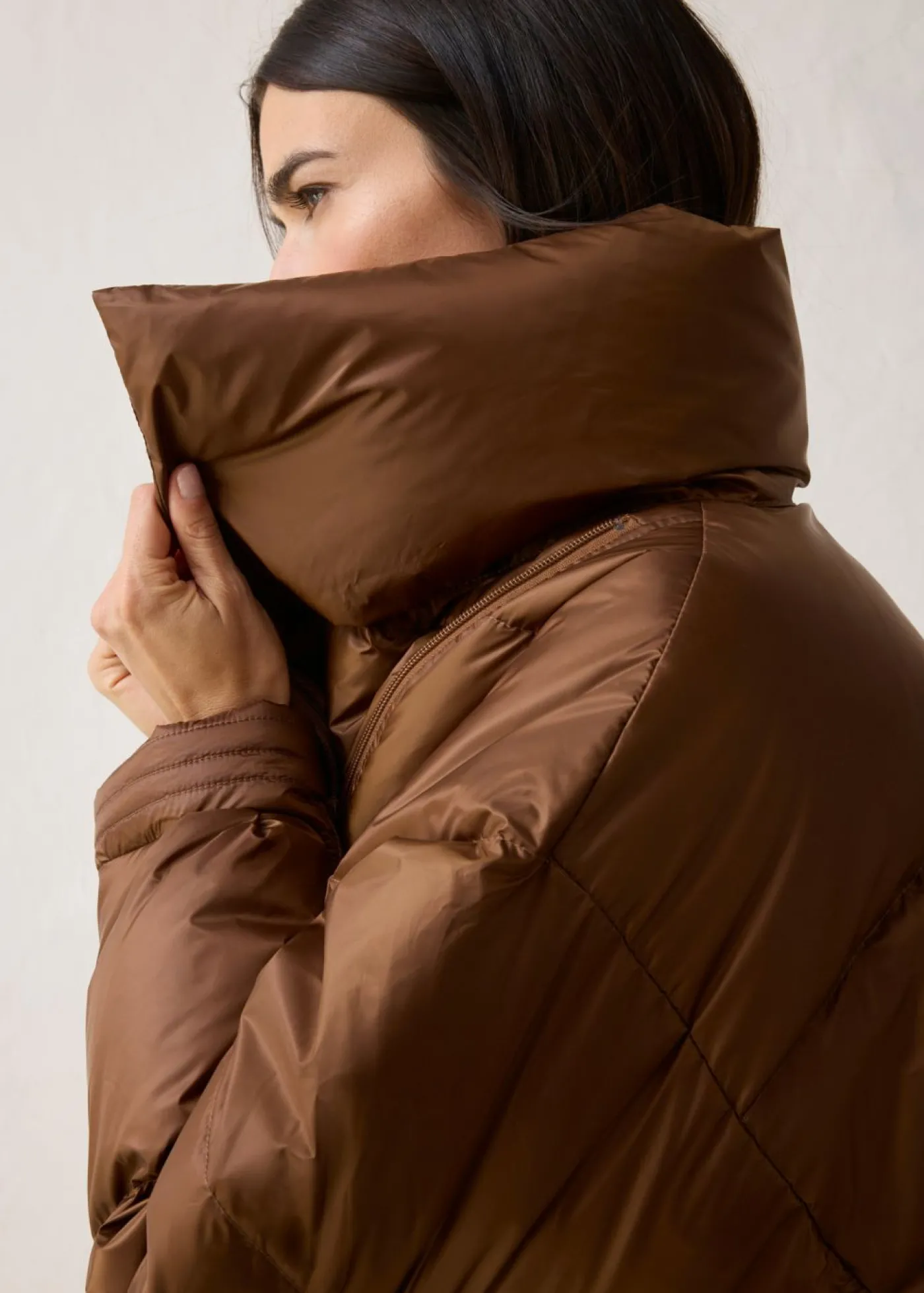 bonprix bonprix Chaqueta impermeable con plumón reciclado marrón pimienta New