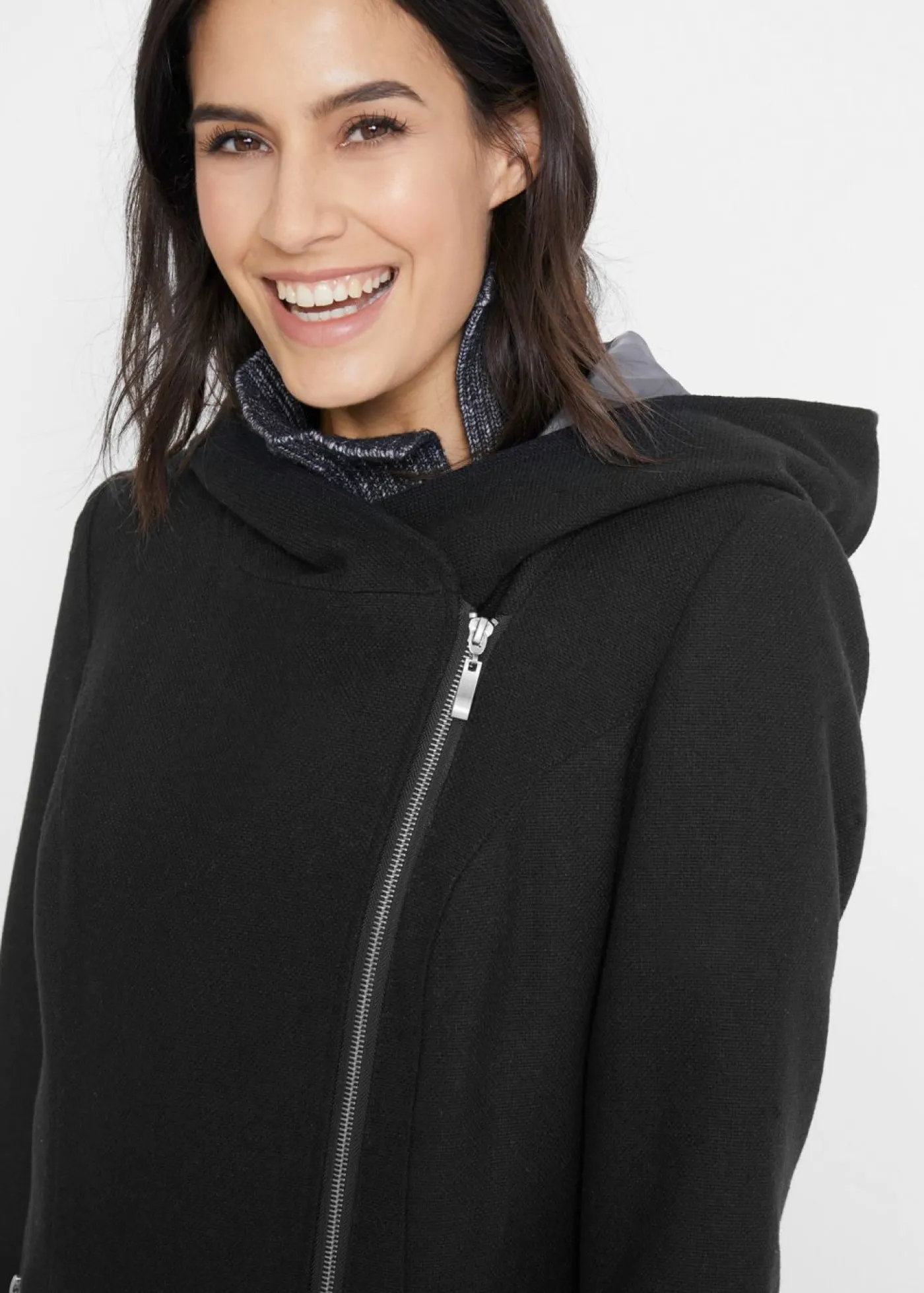 bonprix bonprix Chaqueta larga con cremallera asimétrica Negro Sale