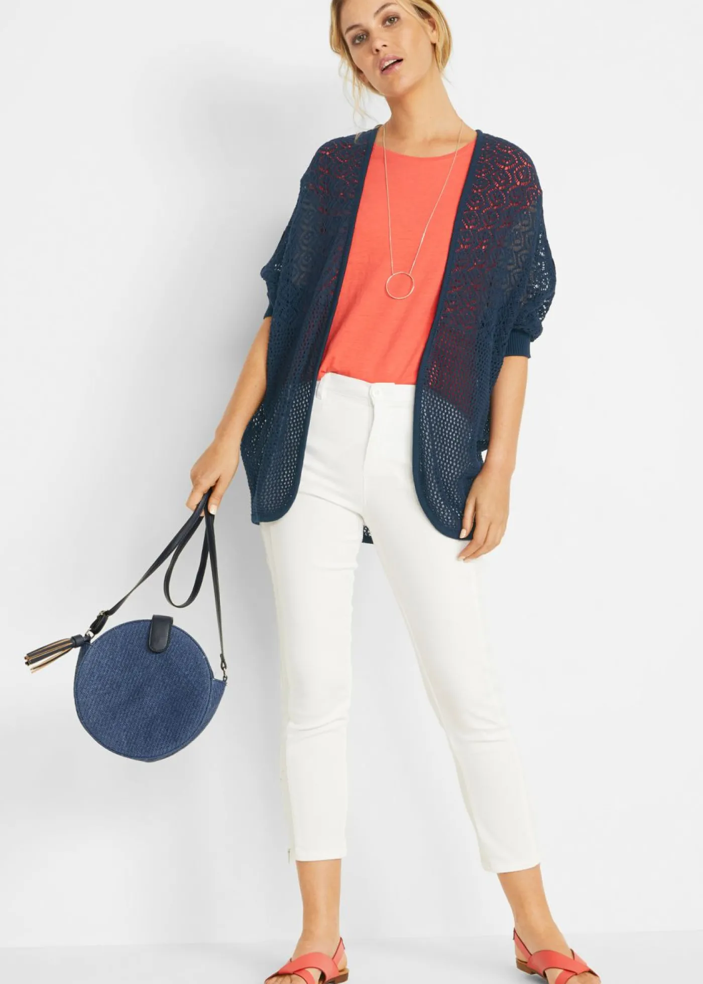 bonprix bonprix Chaqueta larga de punto con patrón calado Azul marino New