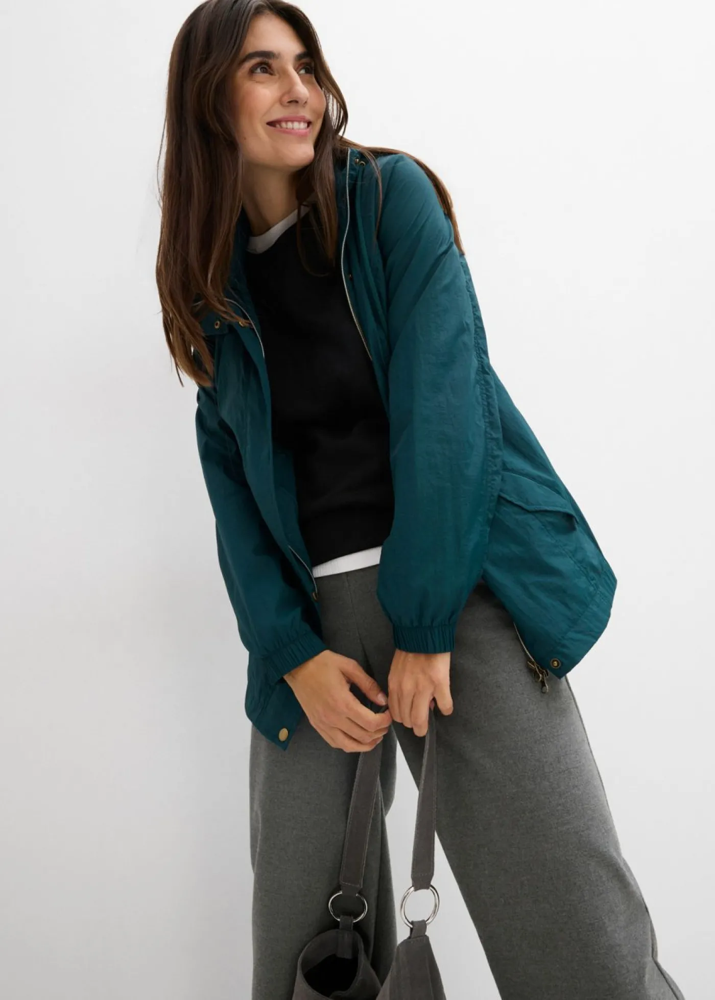 bonprix bonprix Chaqueta ligera de entretiempo con capucha Verde intenso Clearance