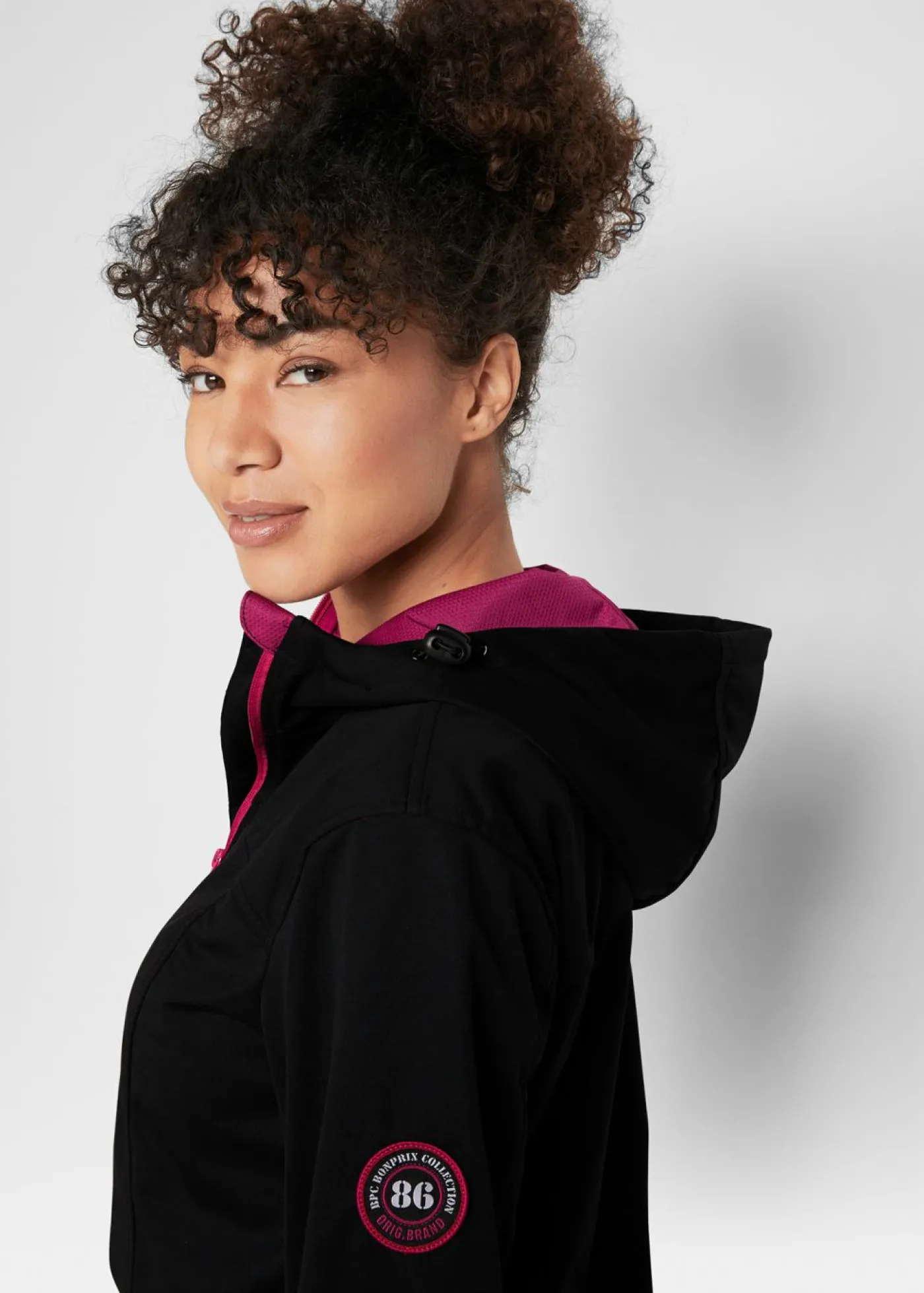 bonprix bonprix Chaqueta ligera de tejido Softshell Negro Online