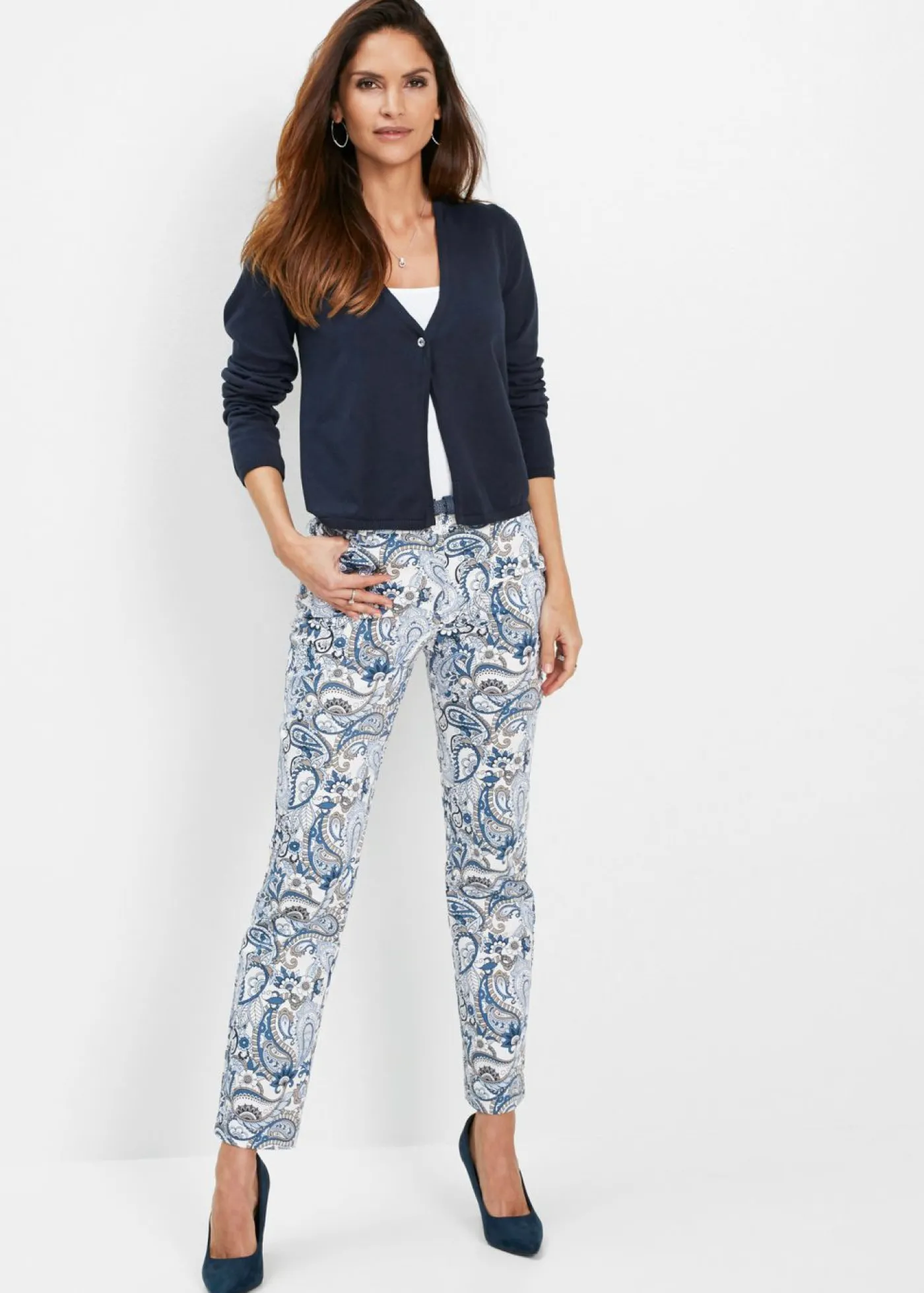 bonprix bonprix Chaqueta lisa de punto fino Azul marino