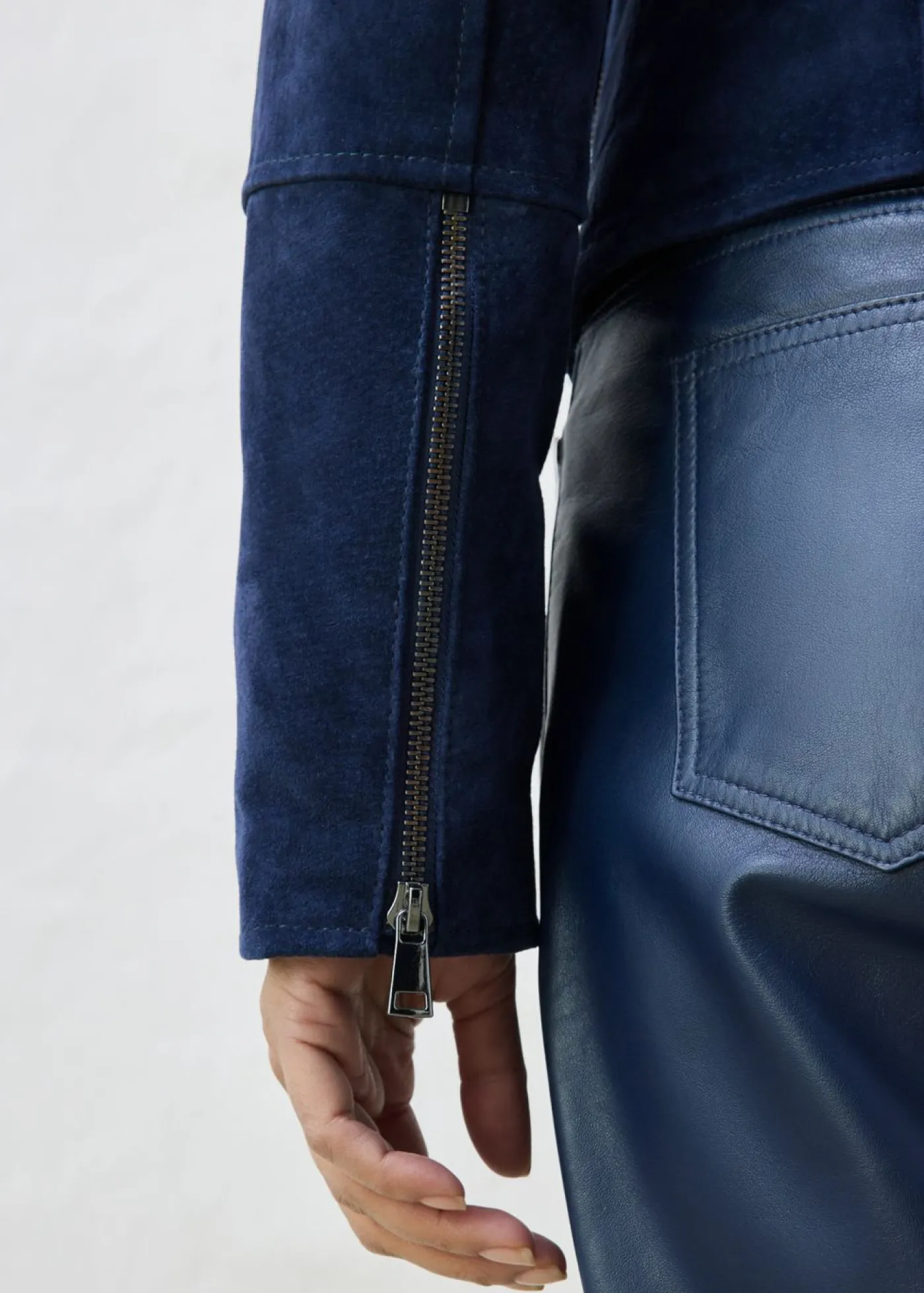 bonprix bonprix Chaqueta motera de ante Azul marino Online