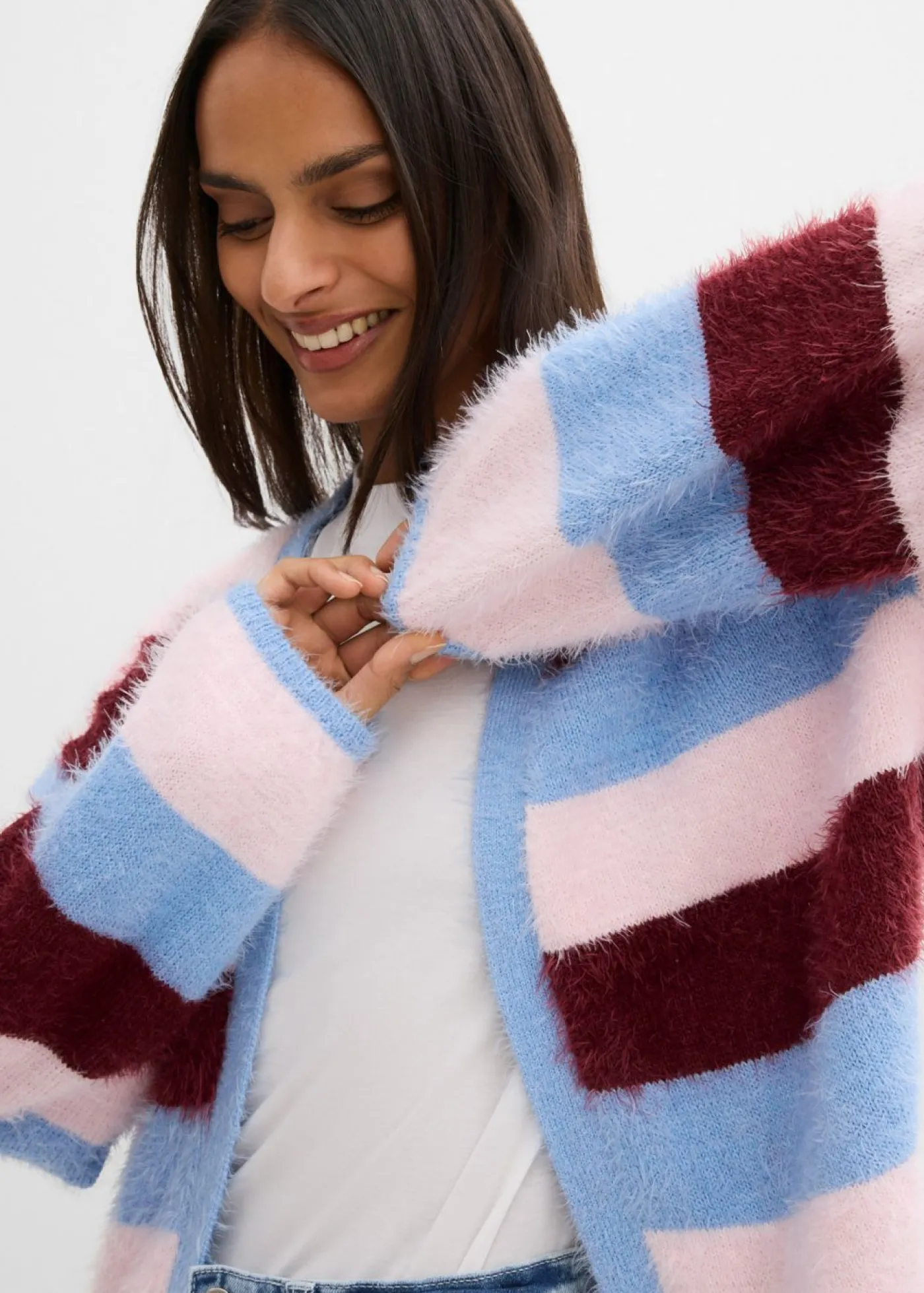 bonprix bonprix Chaqueta oversize de punto rosa claro-rojo rubí-azul claro con rayas Outlet