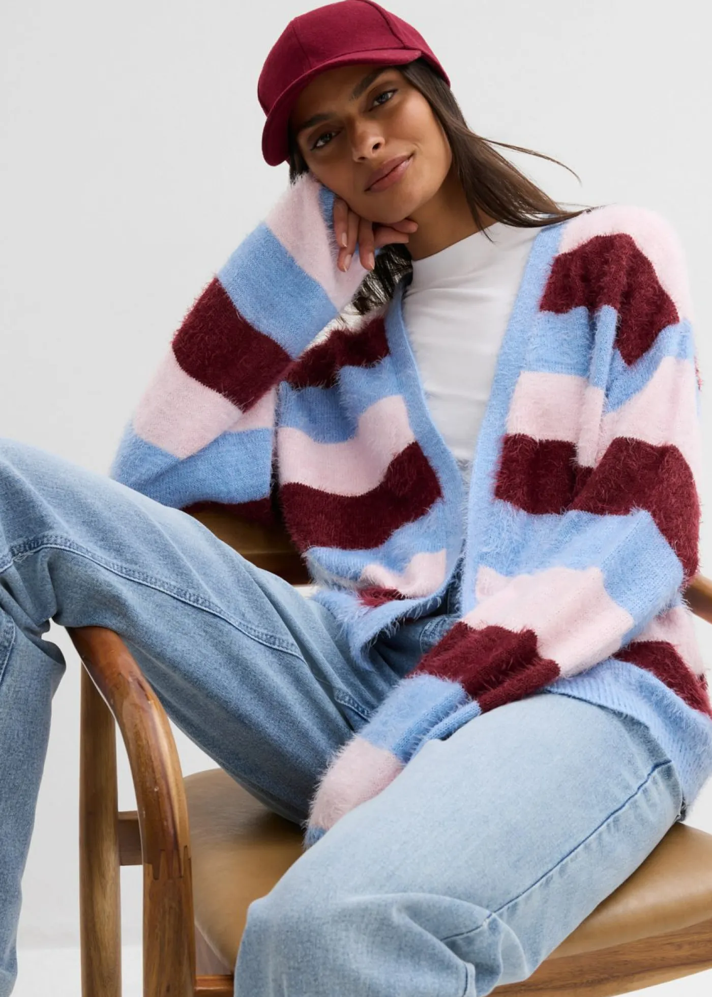 bonprix bonprix Chaqueta oversize de punto rosa claro-rojo rubí-azul claro con rayas Outlet