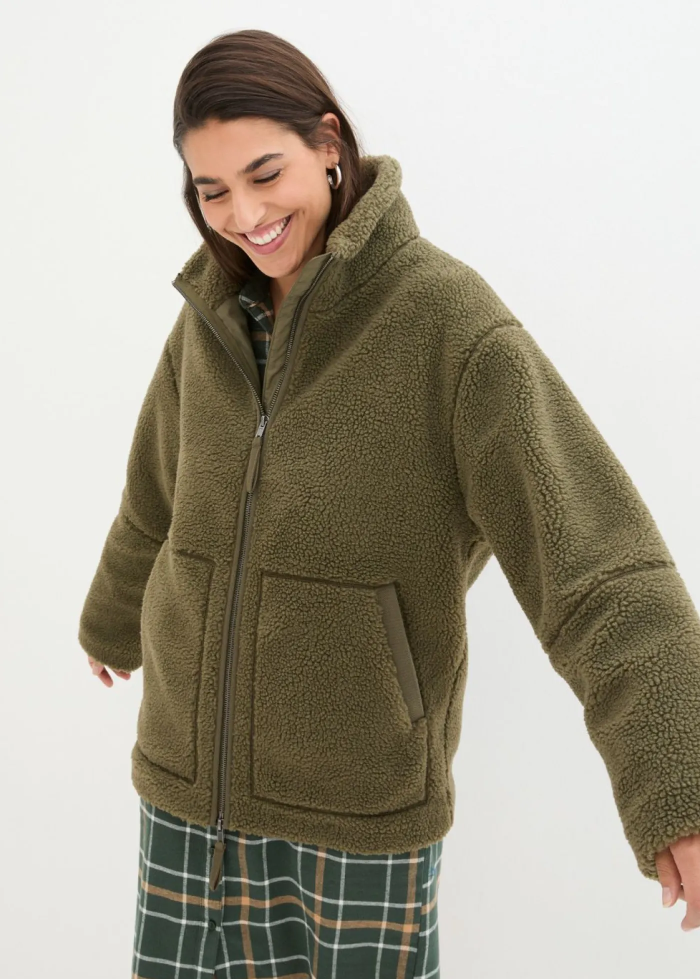 bonprix bonprix Chaqueta polar con forro Verde oliva oscuro
