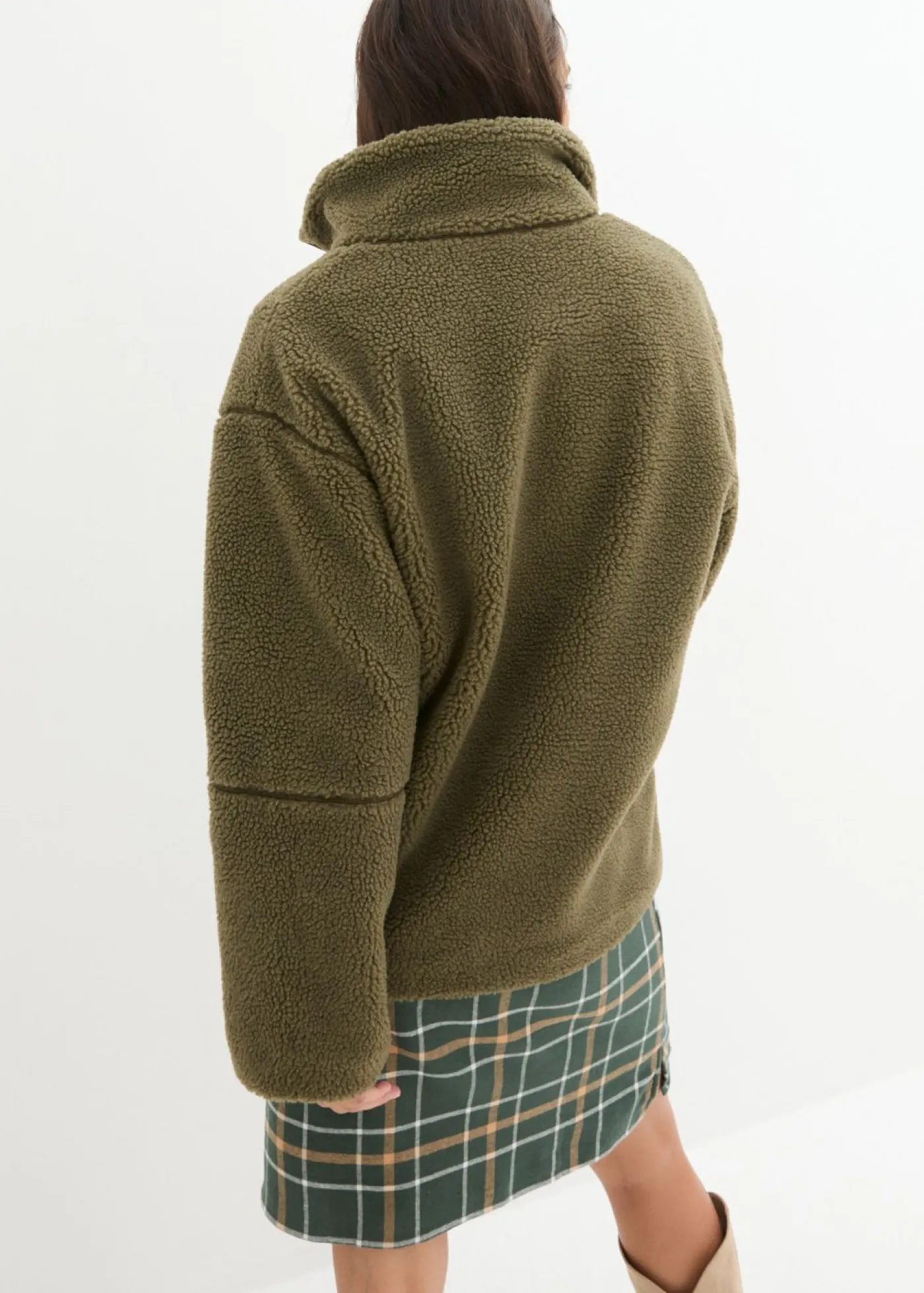 bonprix bonprix Chaqueta polar con forro Verde oliva oscuro