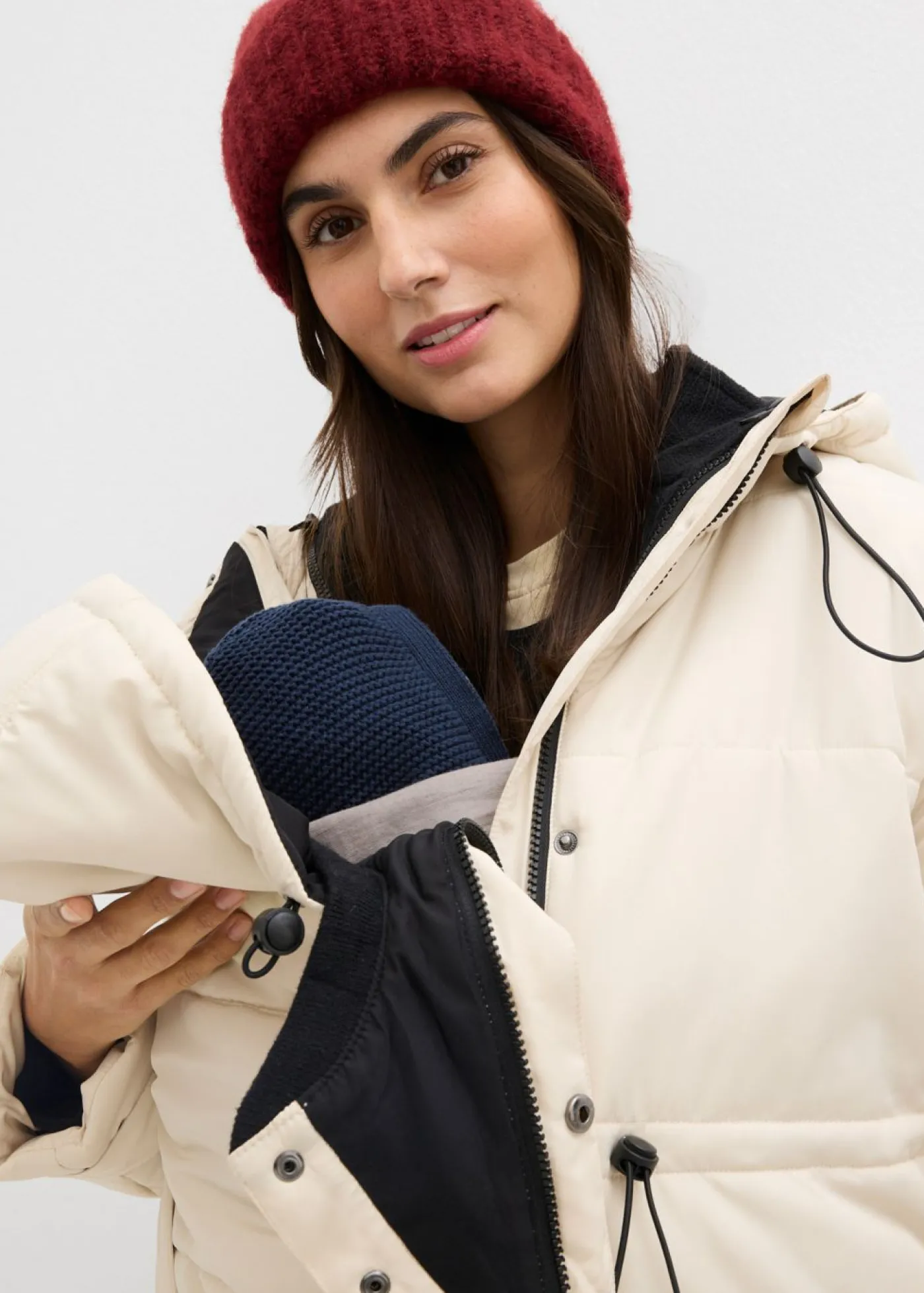 bonprix bonprix Chaqueta premamá de porteo 6 en 1 con forro polar extraíble Beige-negro Hot