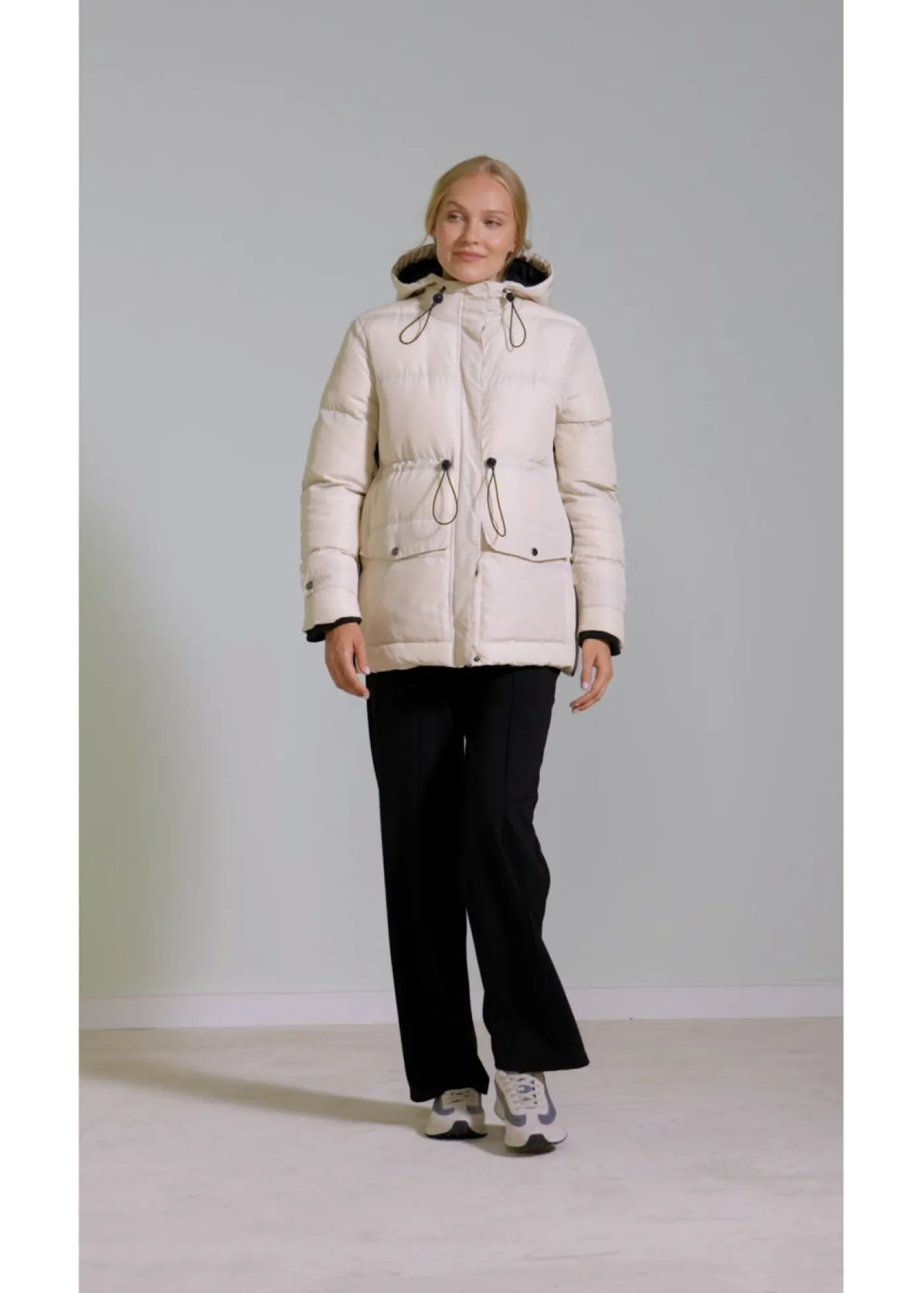 bonprix bonprix Chaqueta premamá de porteo 6 en 1 con forro polar extraíble Beige-negro Hot