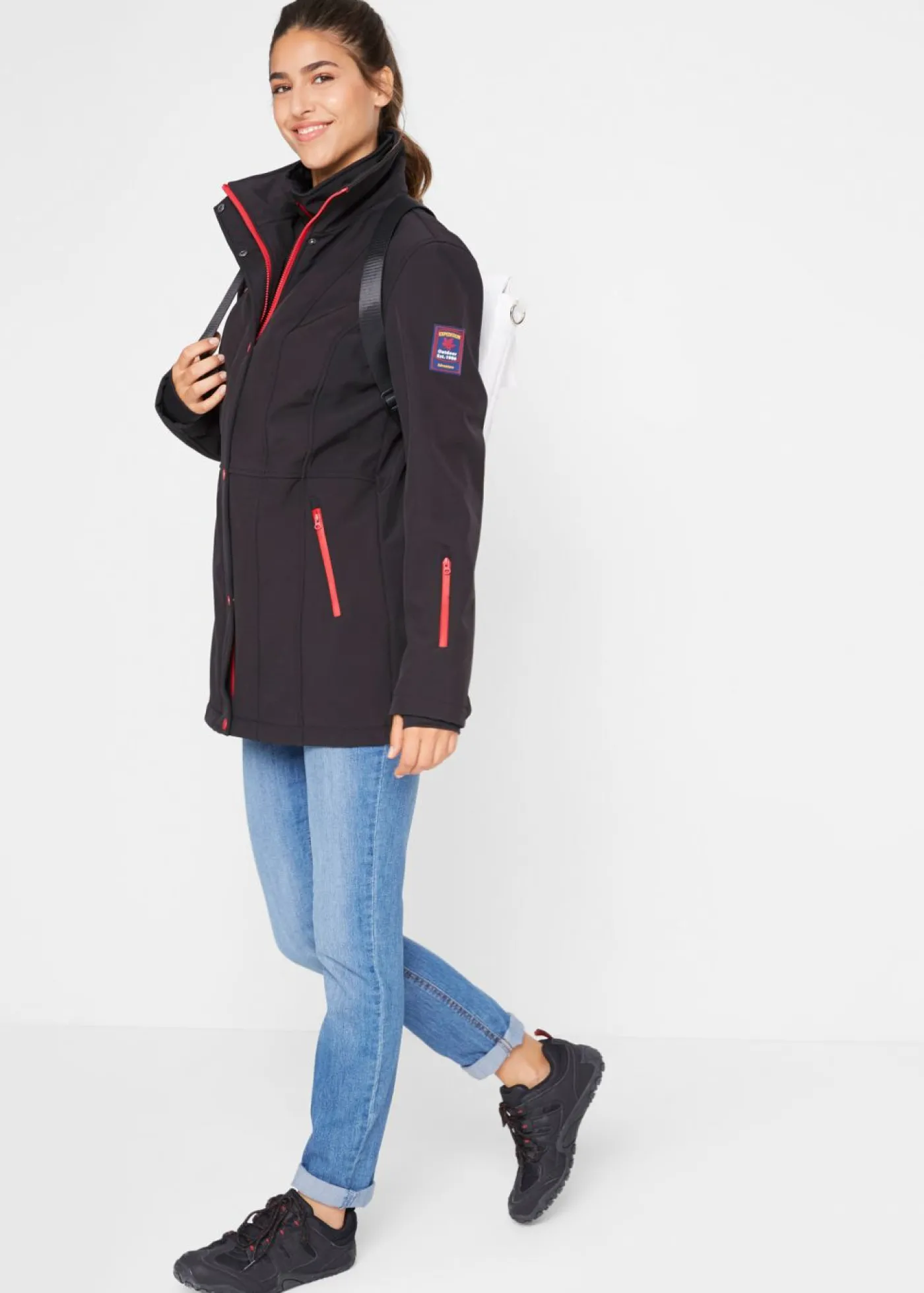 bonprix bonprix Chaqueta softshell elástica con diseño largo y tejido repelente al agua Negro Discount