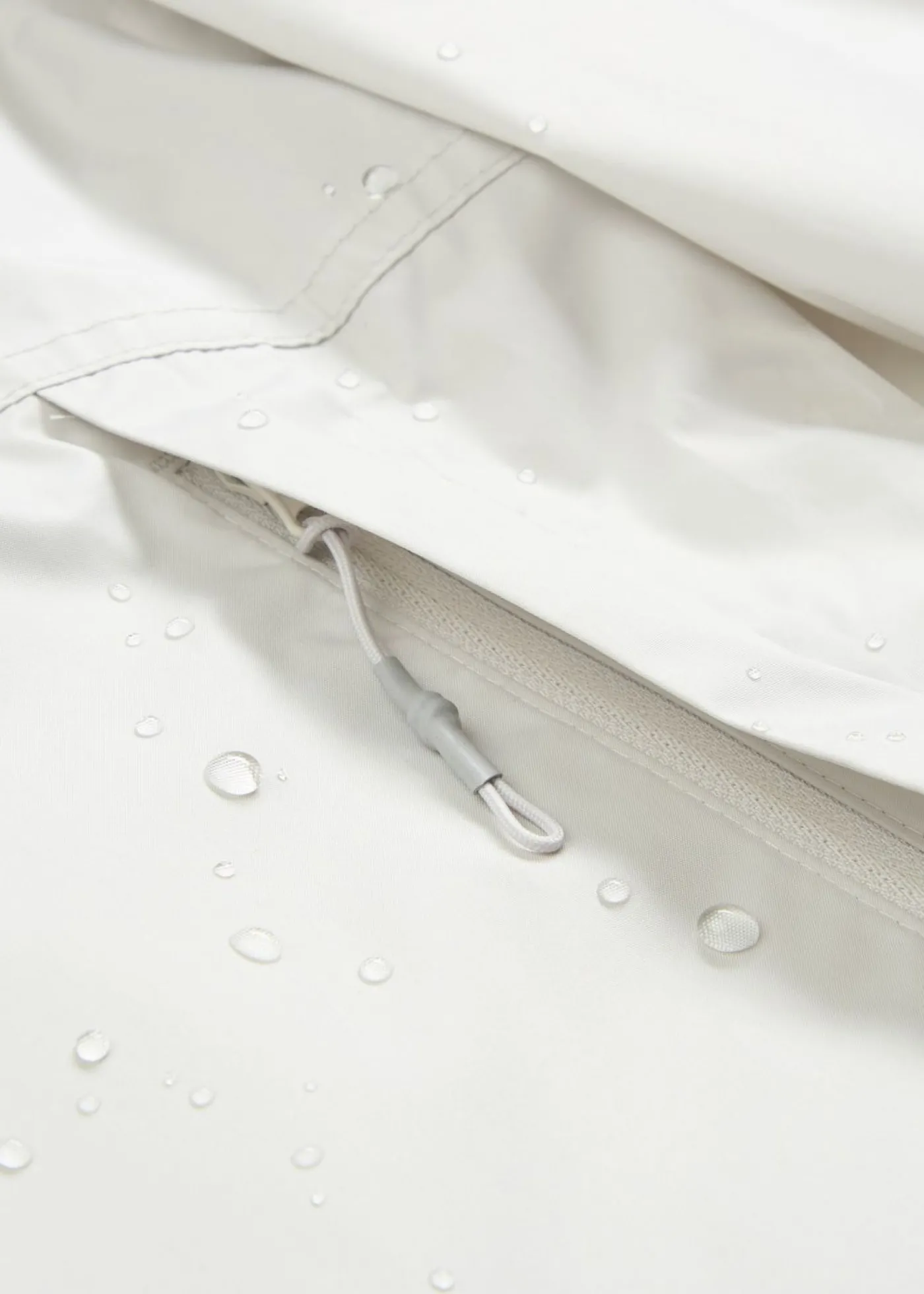 bonprix bonprix Chaqueta ultraligera premamá/de porteo resistente al viento y a la lluvia Plata Clearance
