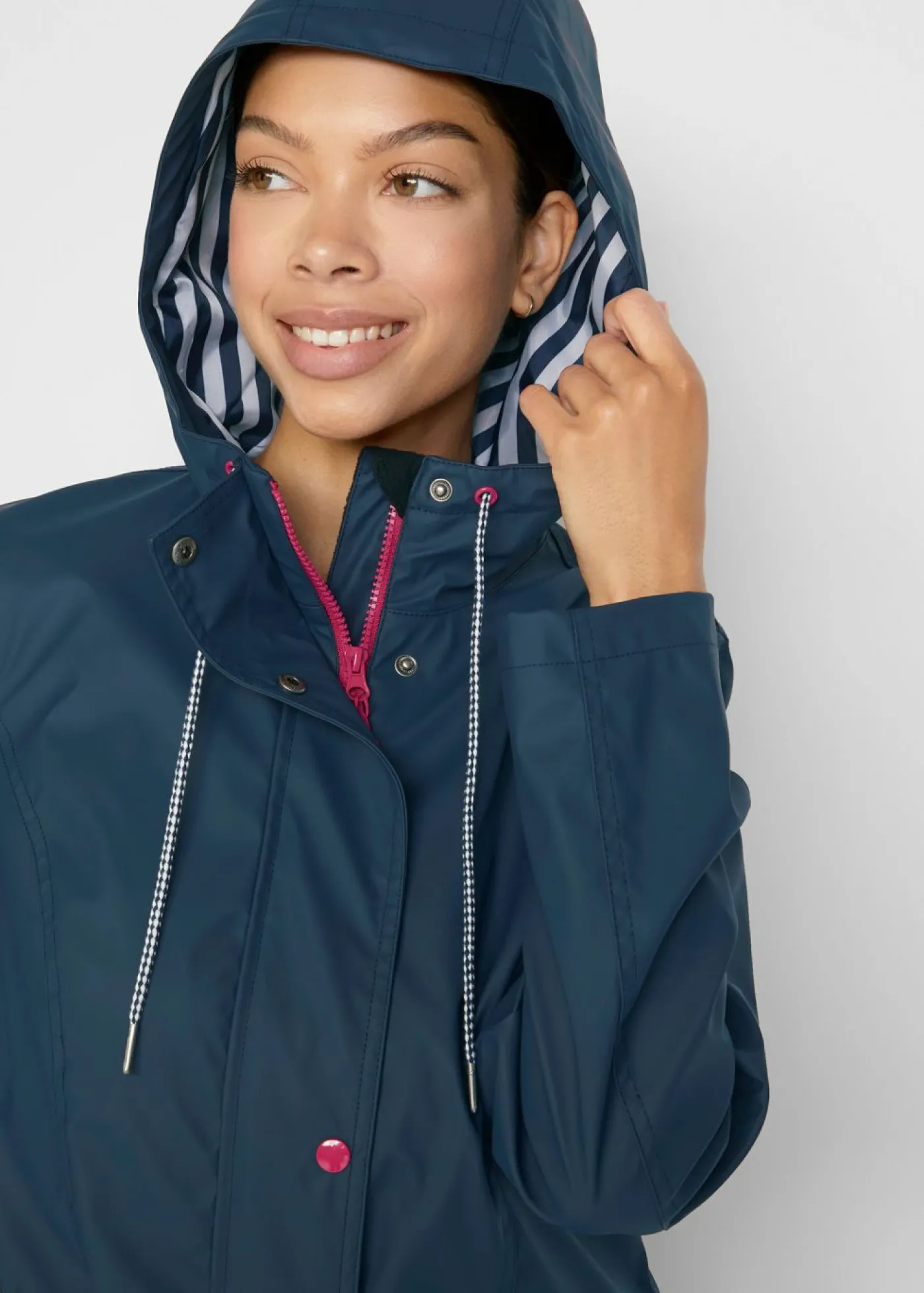 bonprix bonprix Chubasquero impermeable Azul marino Discount