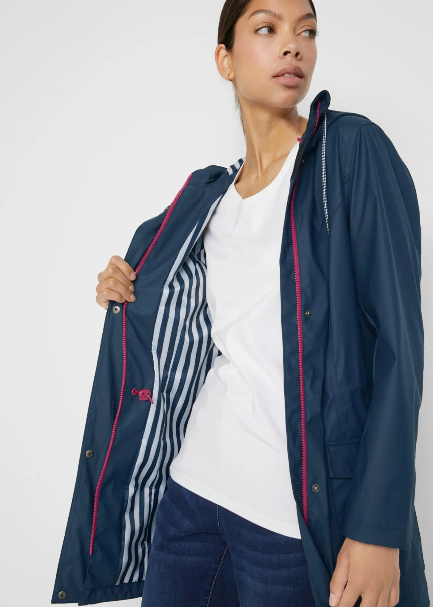 bonprix bonprix Chubasquero impermeable Azul marino Discount