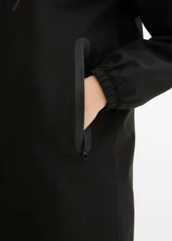 bonprix bonprix Chubasquero ligero con bolso estilo bandolera Negro Hot
