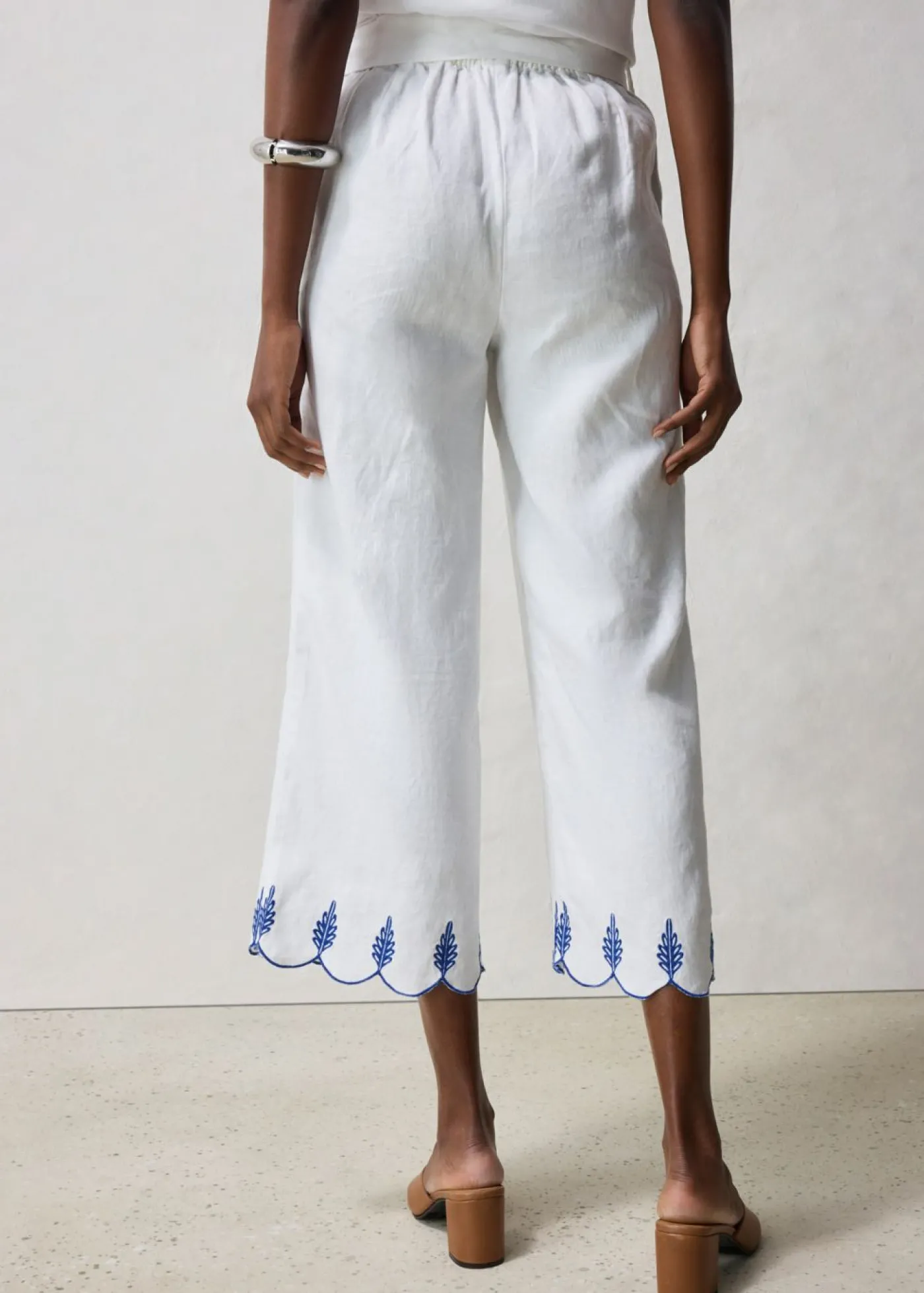 bonprix bonprix Culotte de lino con cinturón (conjunto de 2 piezas) Blanco Outlet
