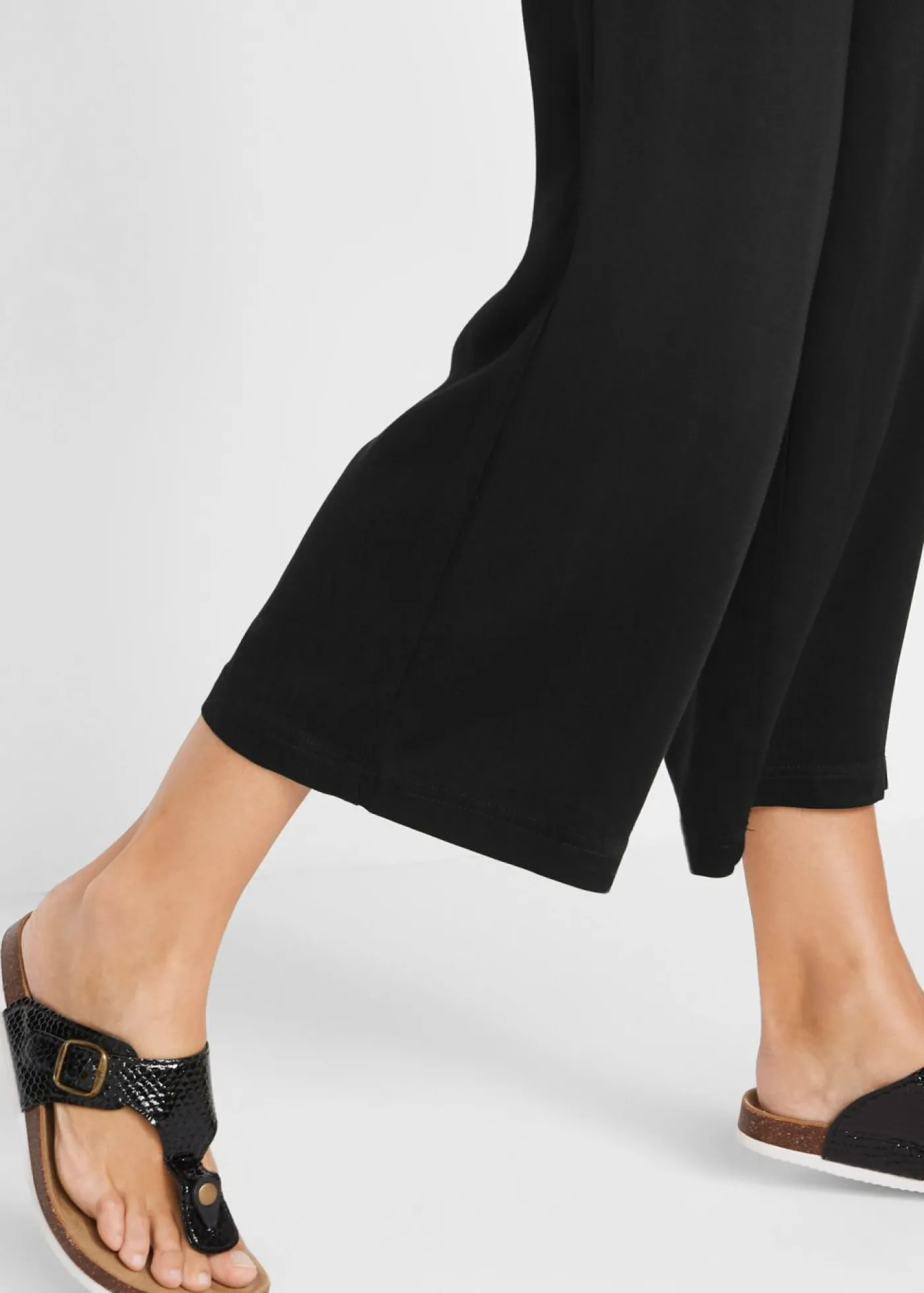 bonprix bonprix Culotte de viscosa con cinturón Negro Hot