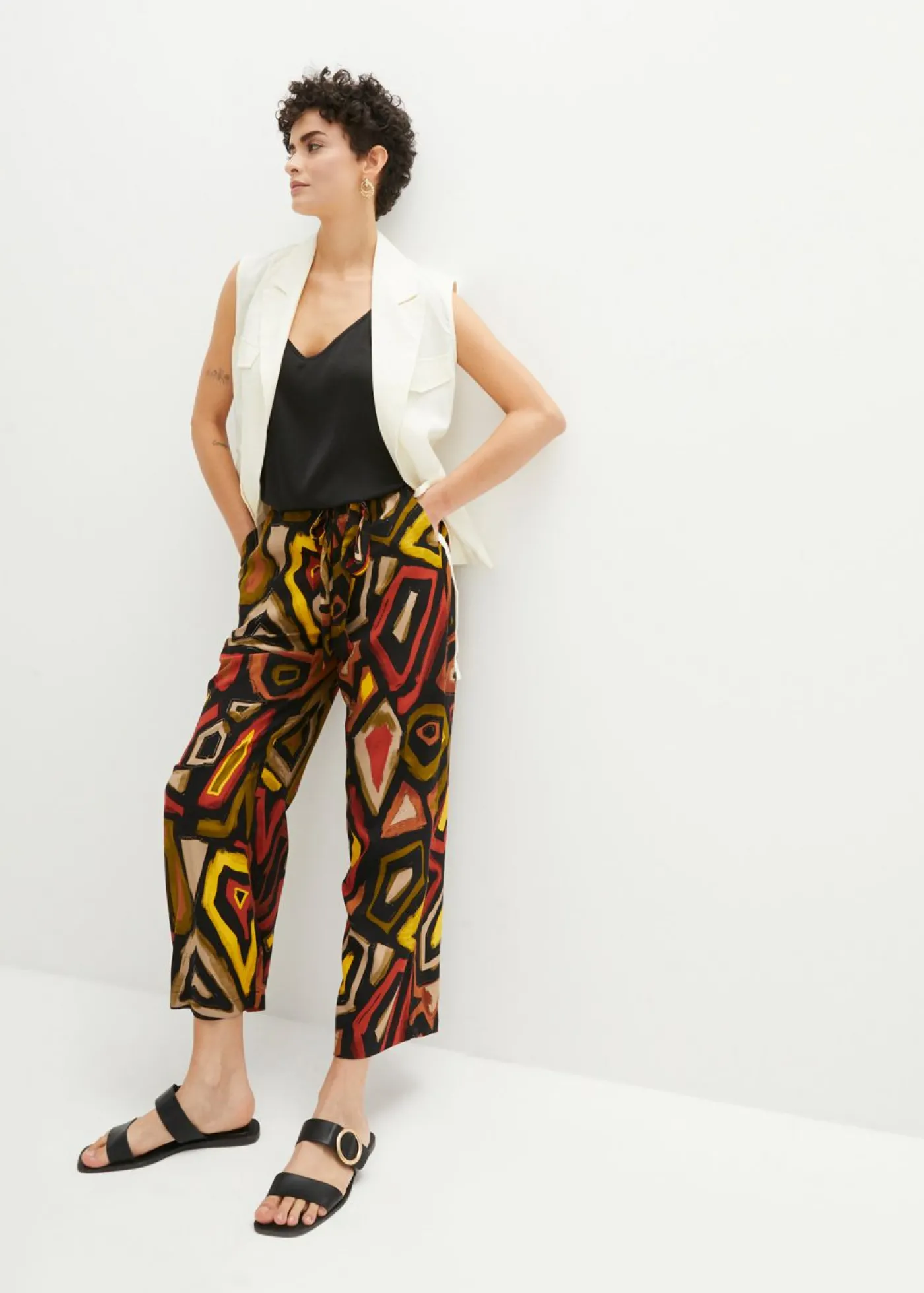 bonprix bonprix Culotte de viscosa fluida rojo carmín-negro New