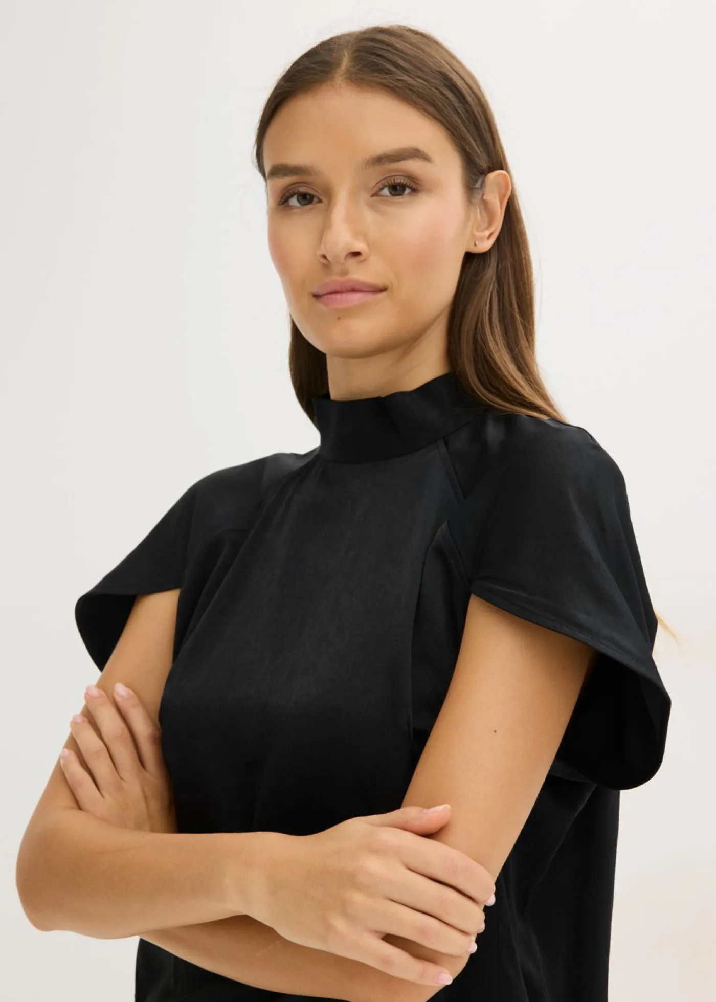 bonprix bonprix Elegante blusa de manga corta de satén brillante Negro Discount