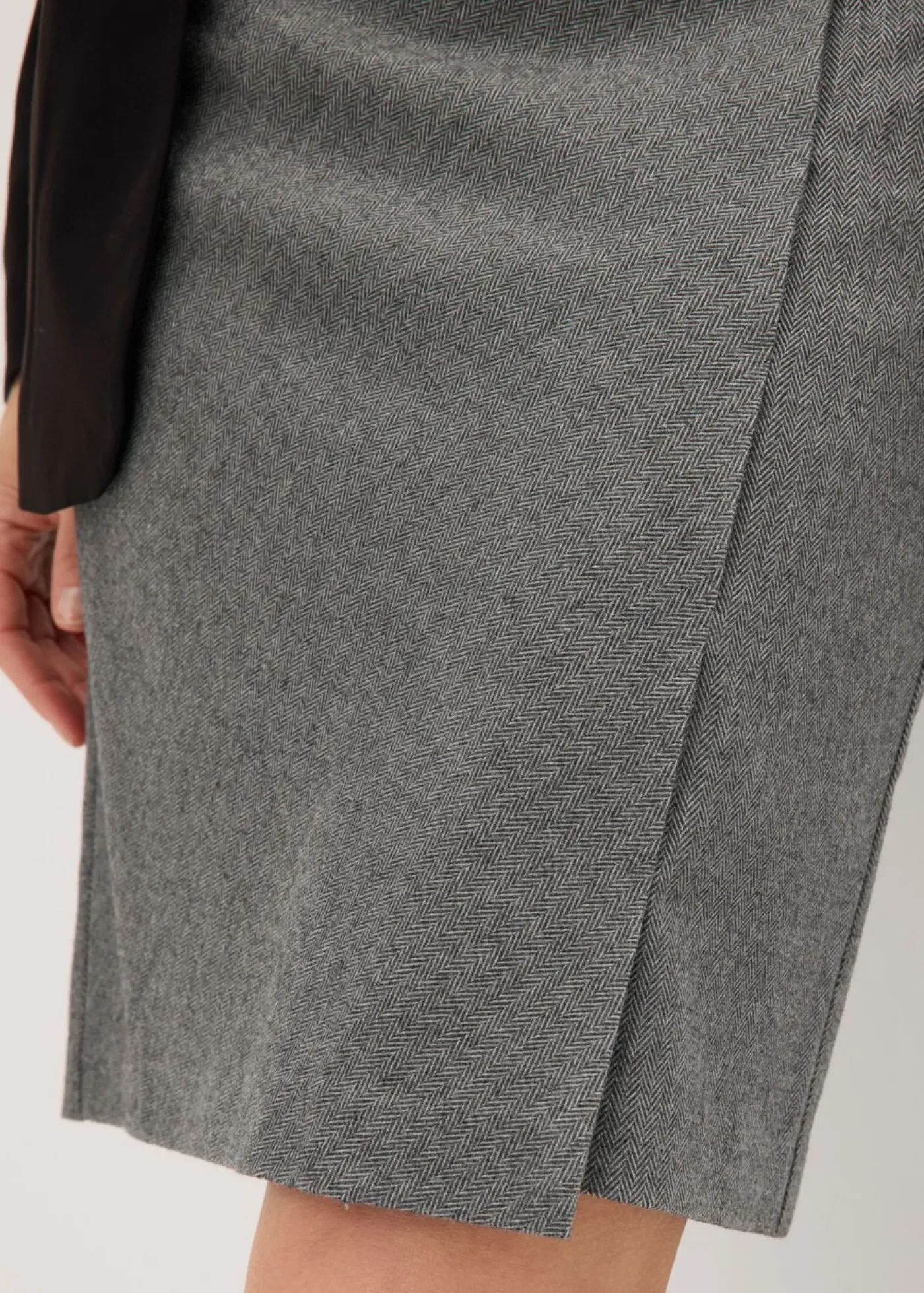 bonprix bonprix Falda con aspecto cruzado y patrón de espiga Gris jaspeado Outlet