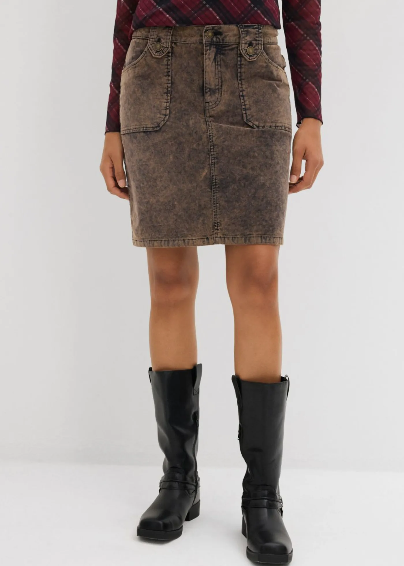 bonprix bonprix Falda corta de pana con efecto desgastado Marrón oscuro Outlet