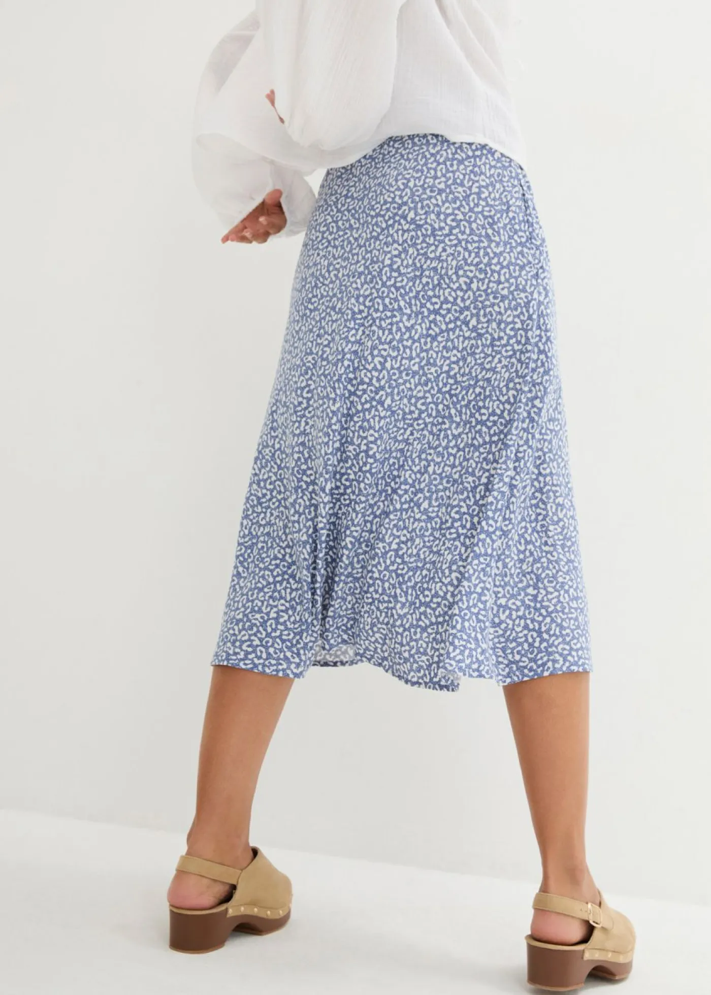 bonprix bonprix Falda de viscosa hasta la rodilla con bolsillos y cintura cómoda estampado leo azul vaquero/blanco Best