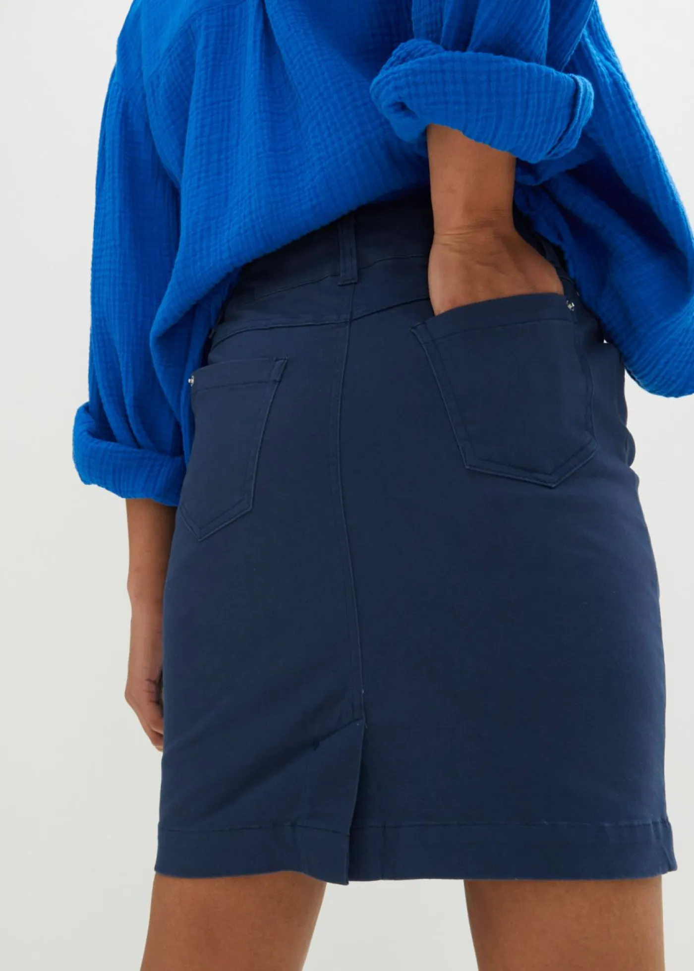 bonprix bonprix Falda elástica con licra Azul almirante New