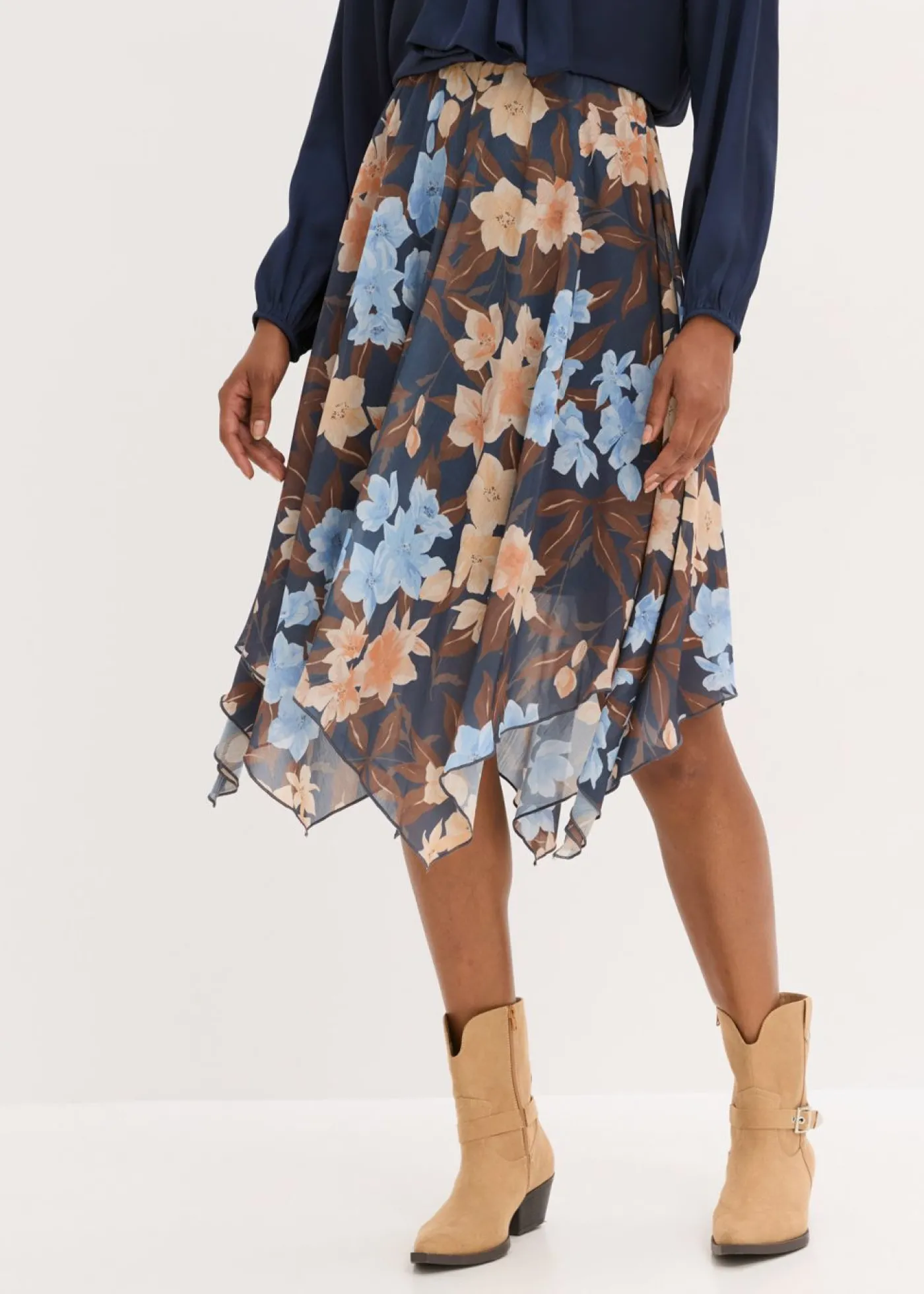 bonprix bonprix Falda midi de gasa con dobladillo asimétrico Azul oscuro Hot