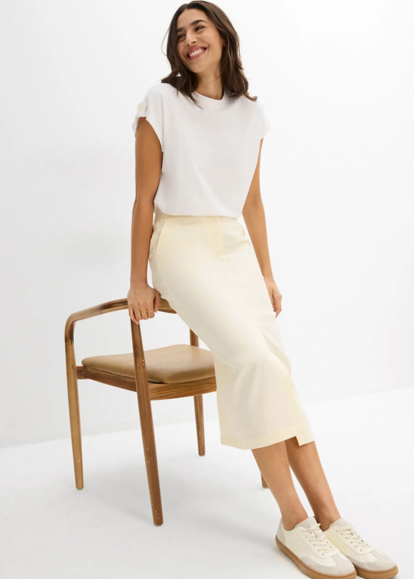 bonprix bonprix Falda midi de mezcla de lino vaporosa Blanco-crema Online
