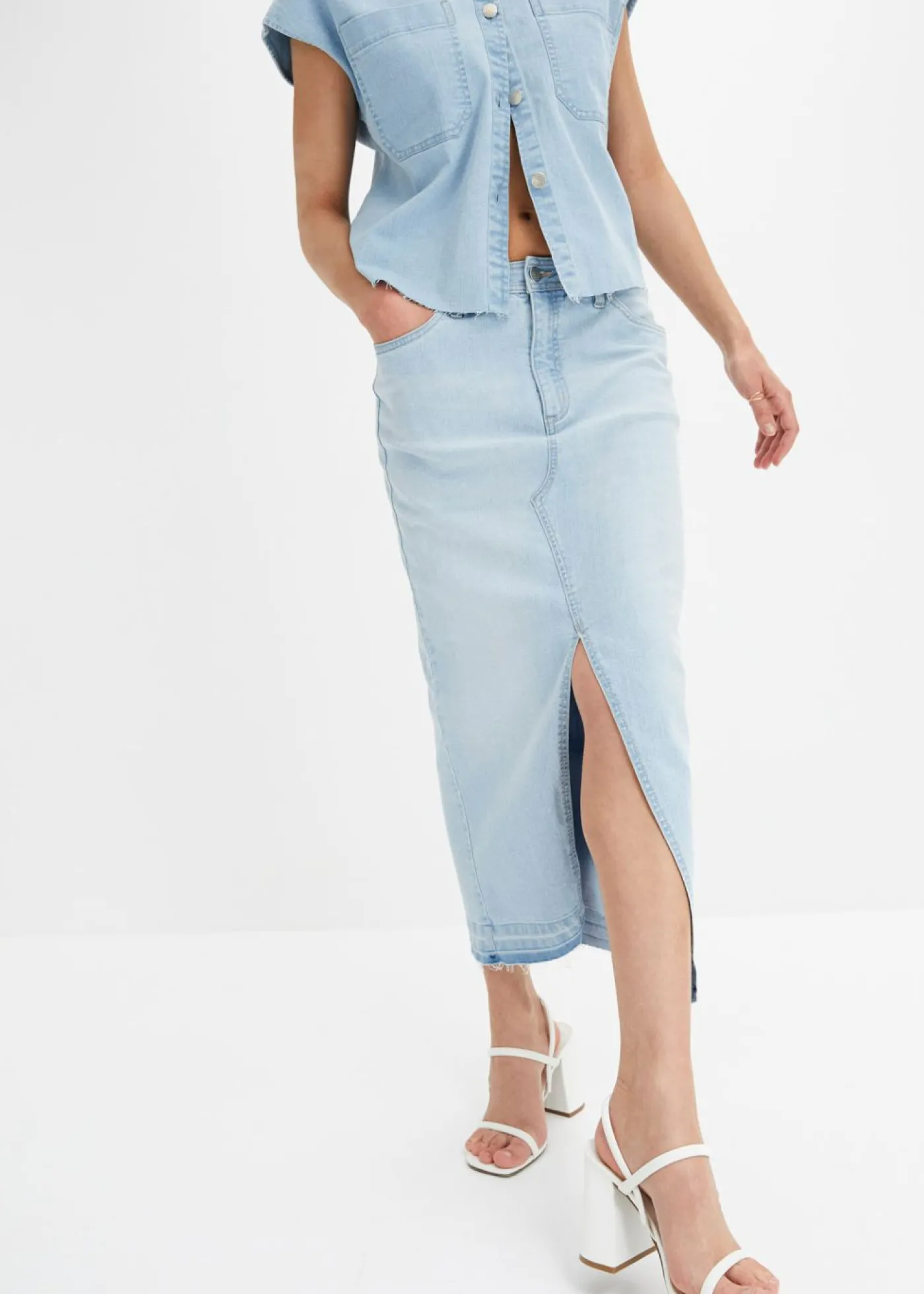 bonprix bonprix Falda vaquera con abertura Denim hielo Online