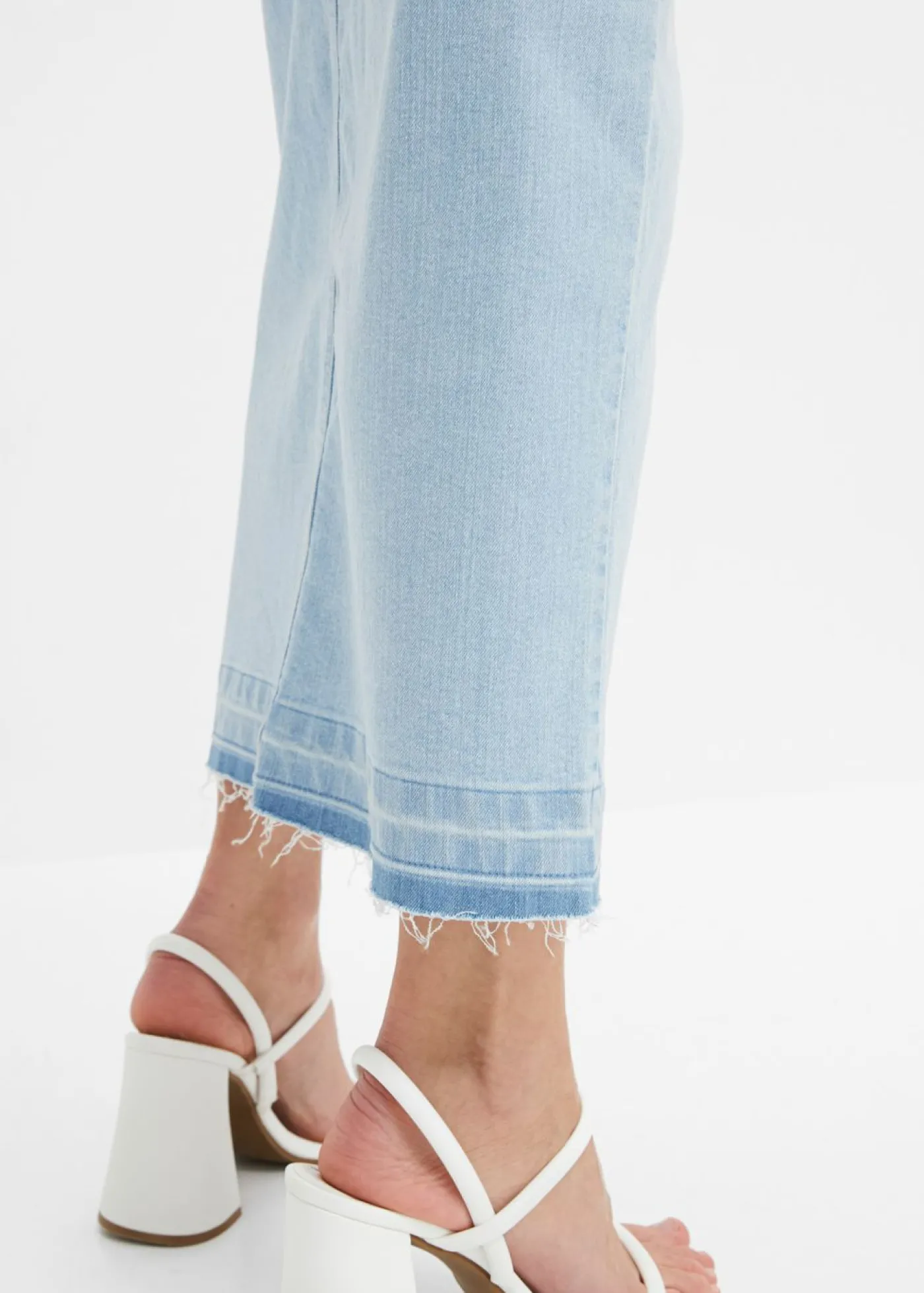 bonprix bonprix Falda vaquera con abertura Denim hielo Online