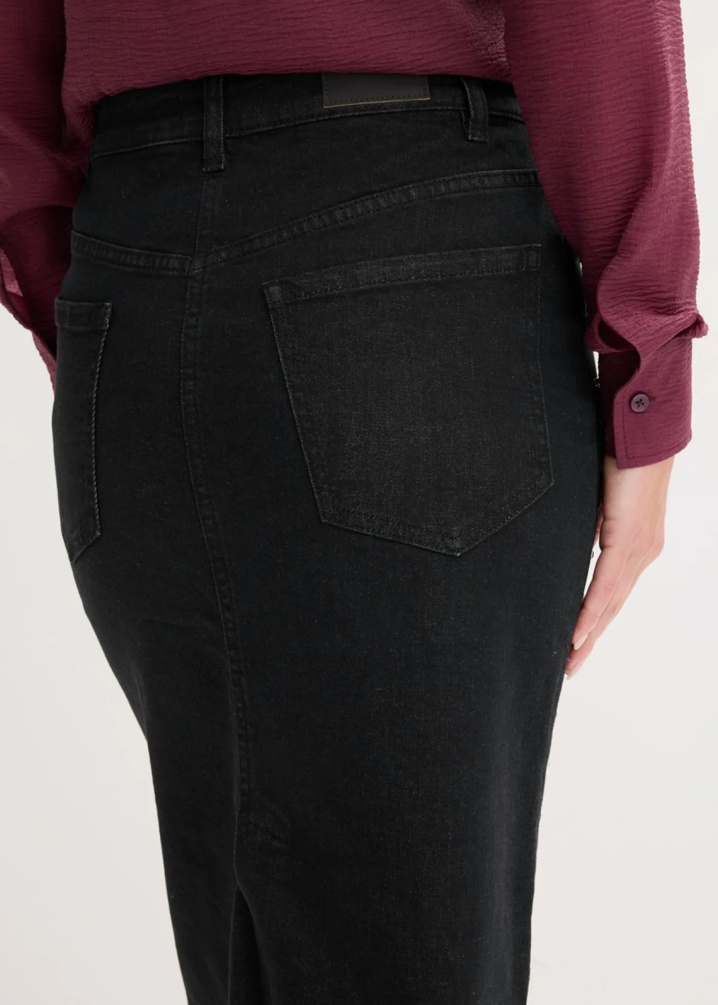 bonprix bonprix Falda vaquera con aplicación de piedras brillantes Negro denim metalizado Online