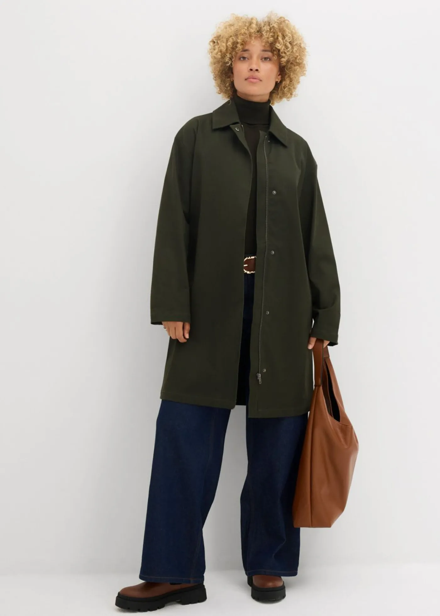 bonprix bonprix Gabardina repelente al agua Verde oscuro Discount