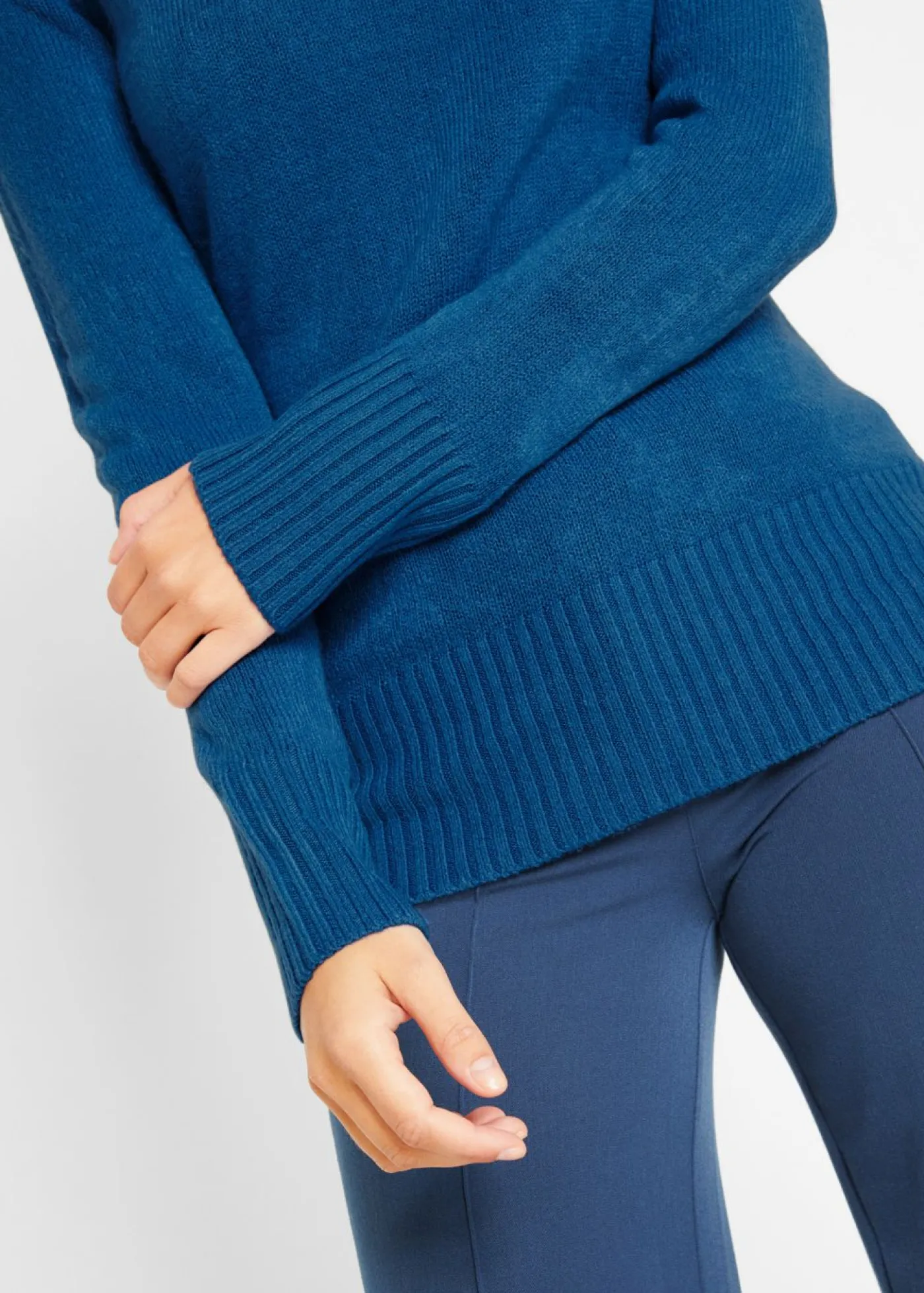 bonprix bonprix Jersey básico de punto fino con cuello alto Azul polar Discount