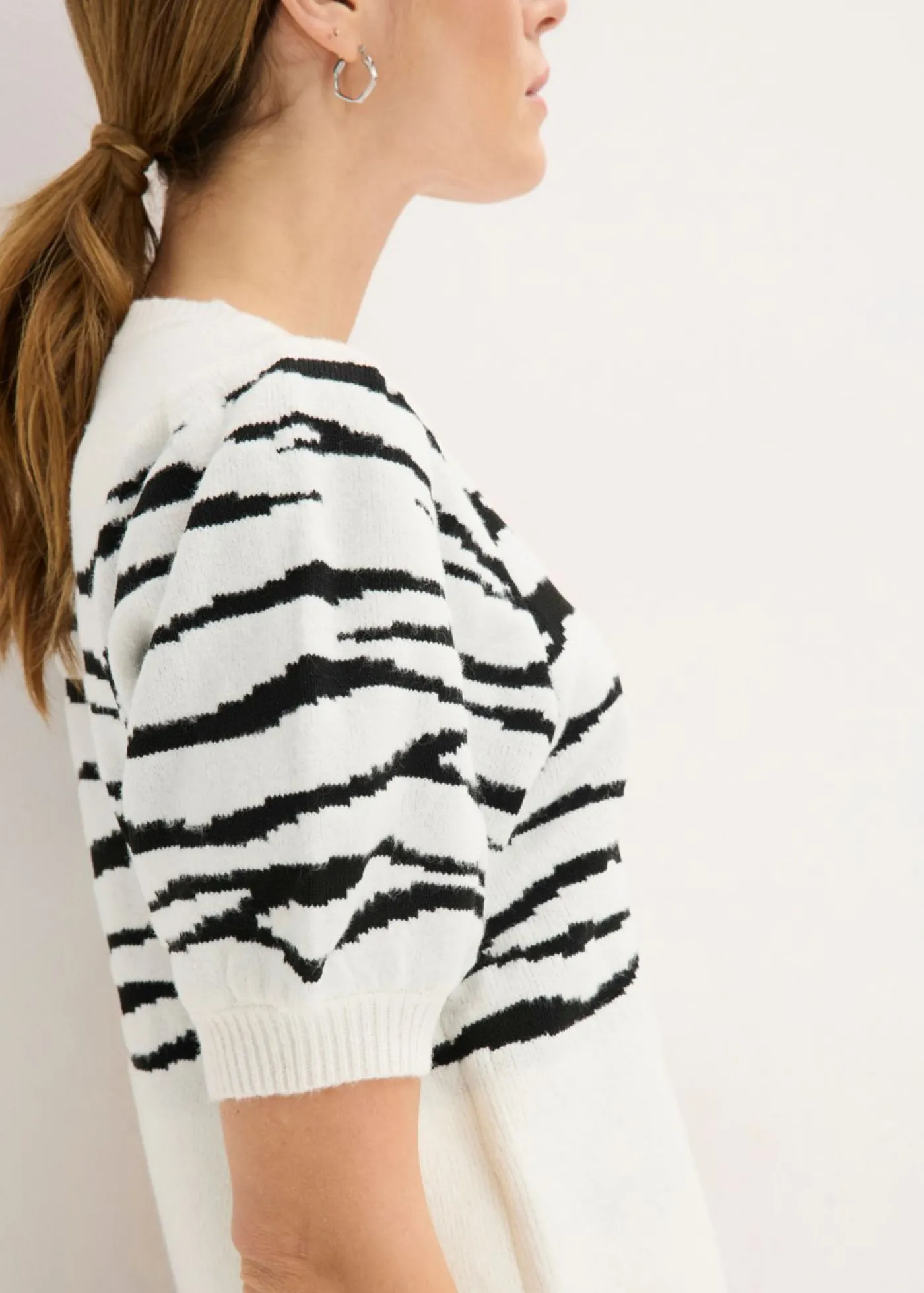 bonprix bonprix Jersey con mangas abullonadas Blanco lana-negro Hot