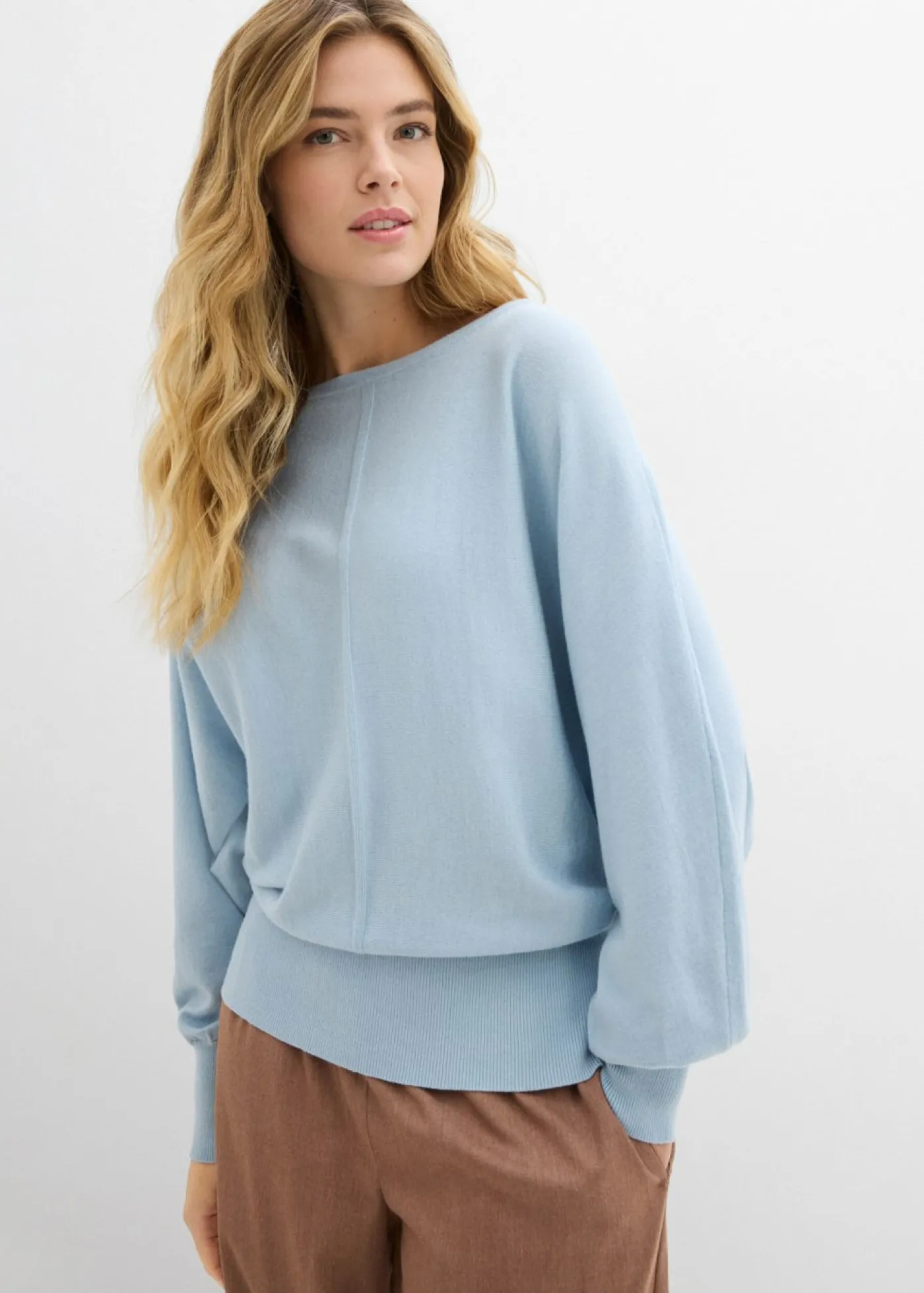 bonprix bonprix Jersey con mangas murciélago azul pálido Sale